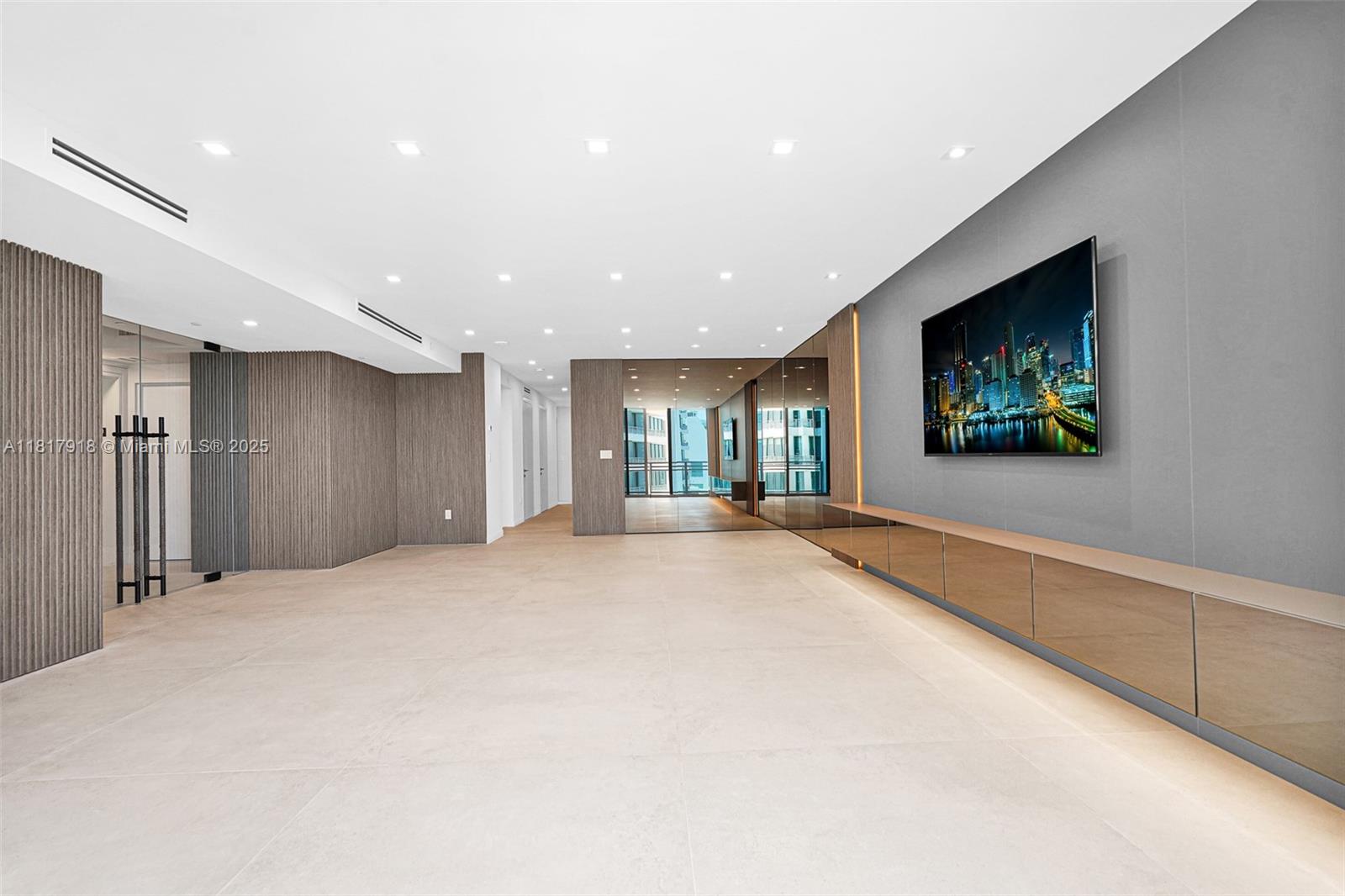 Diplomat Residences - Residential