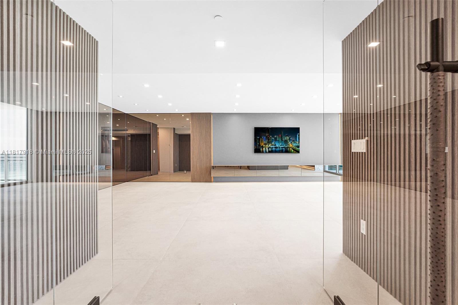 Diplomat Residences - Residential