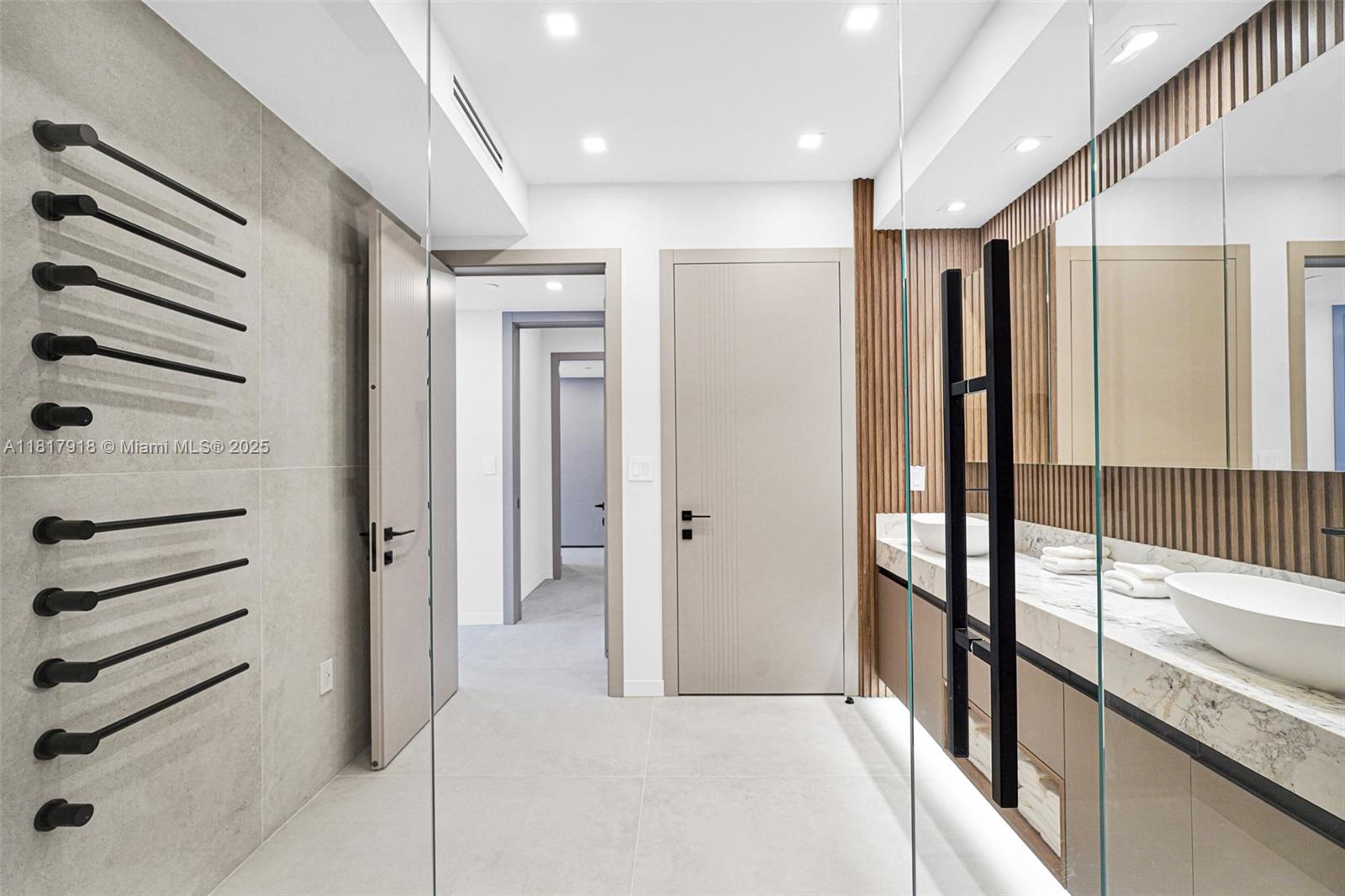 Diplomat Residences - Residential