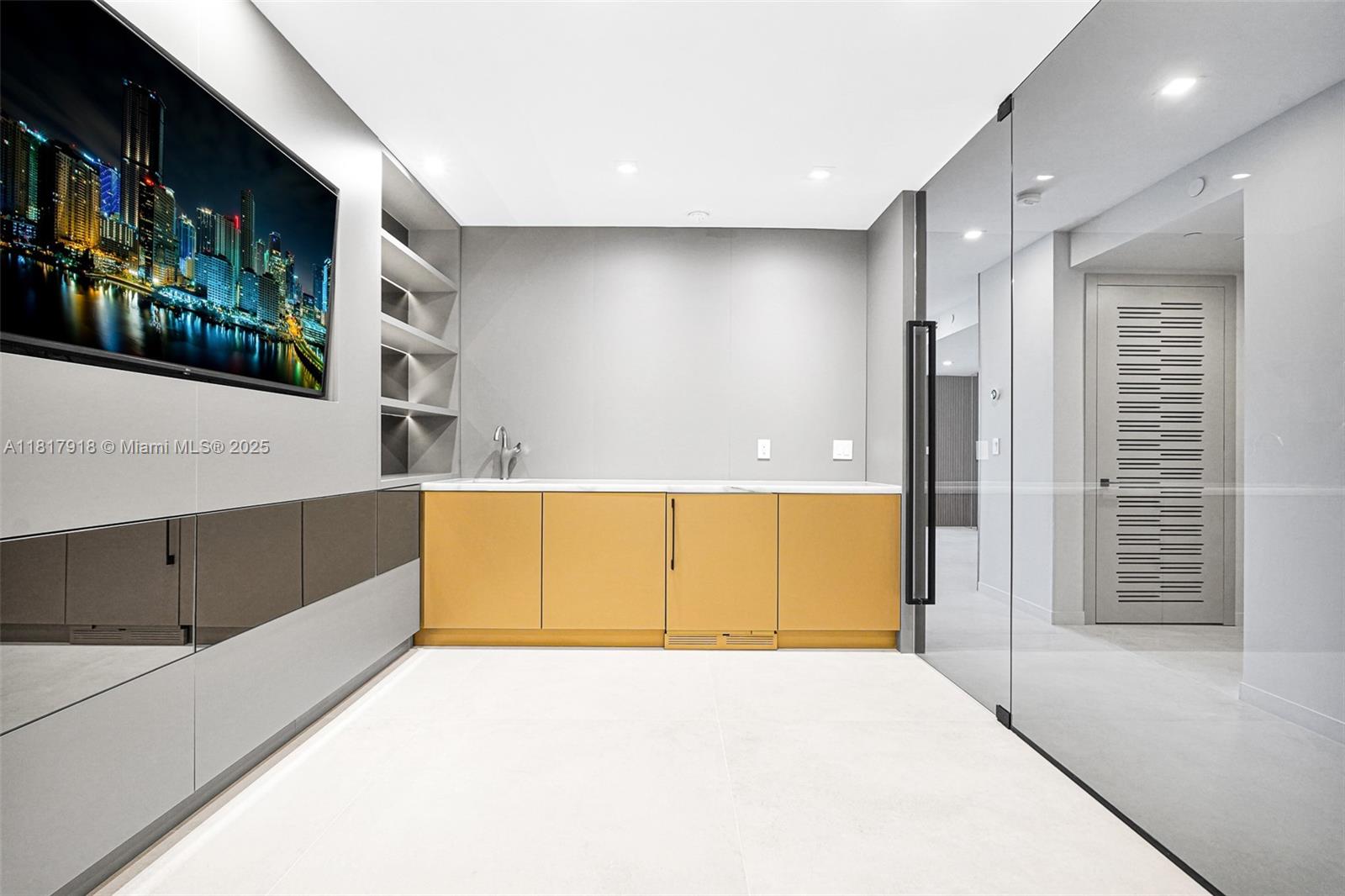 Diplomat Residences - Residential