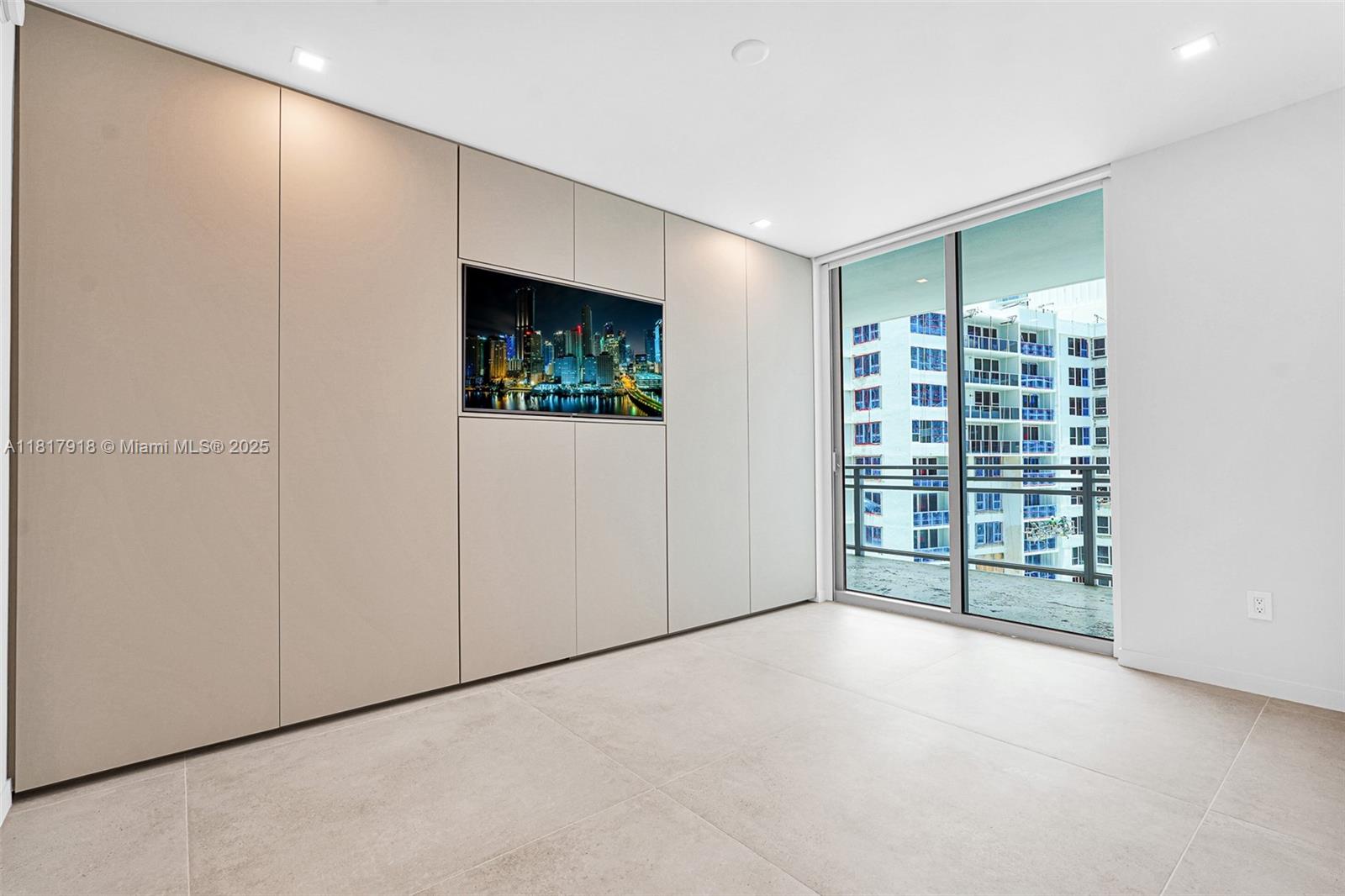 Diplomat Residences - Residential