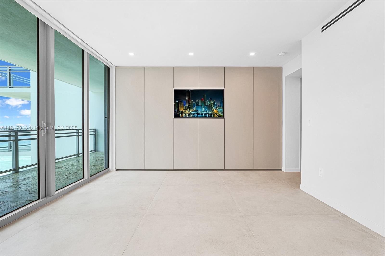 Diplomat Residences - Residential