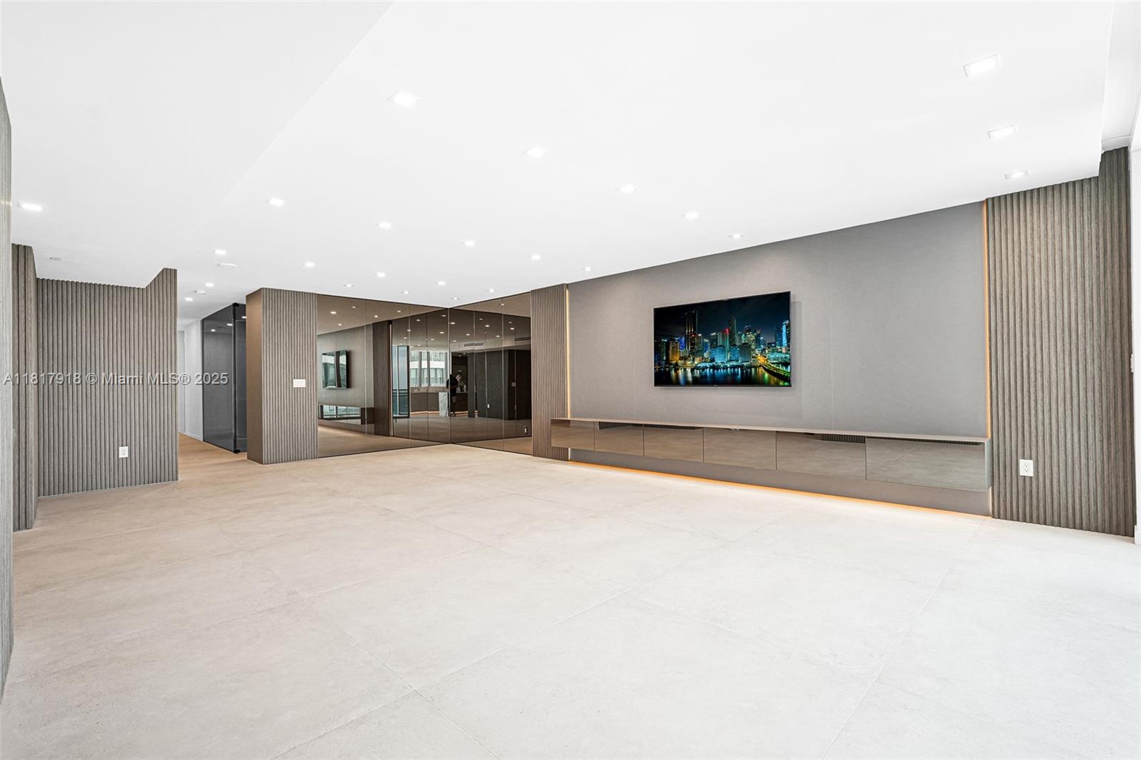 Diplomat Residences - Residential