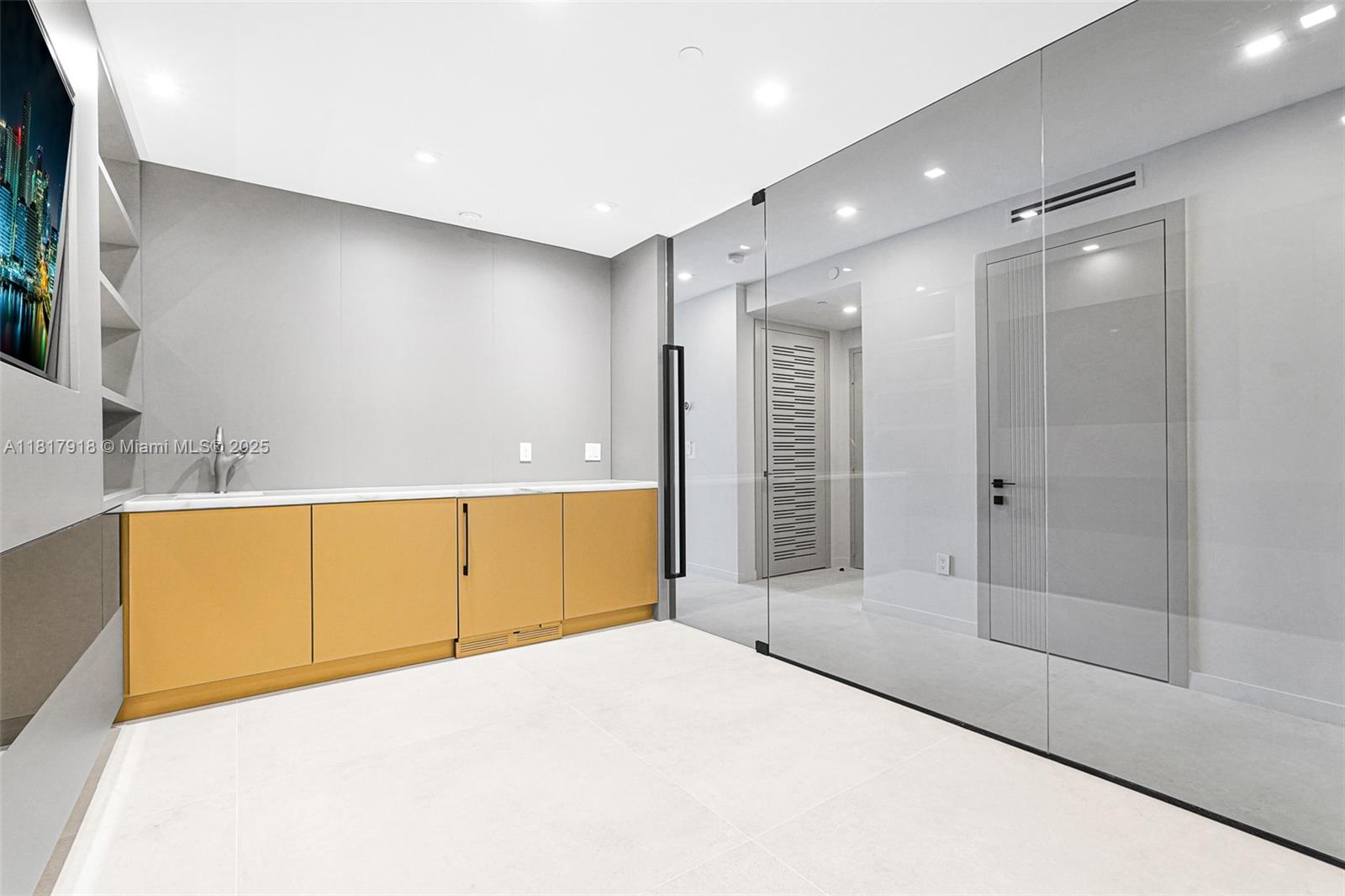 Diplomat Residences - Residential