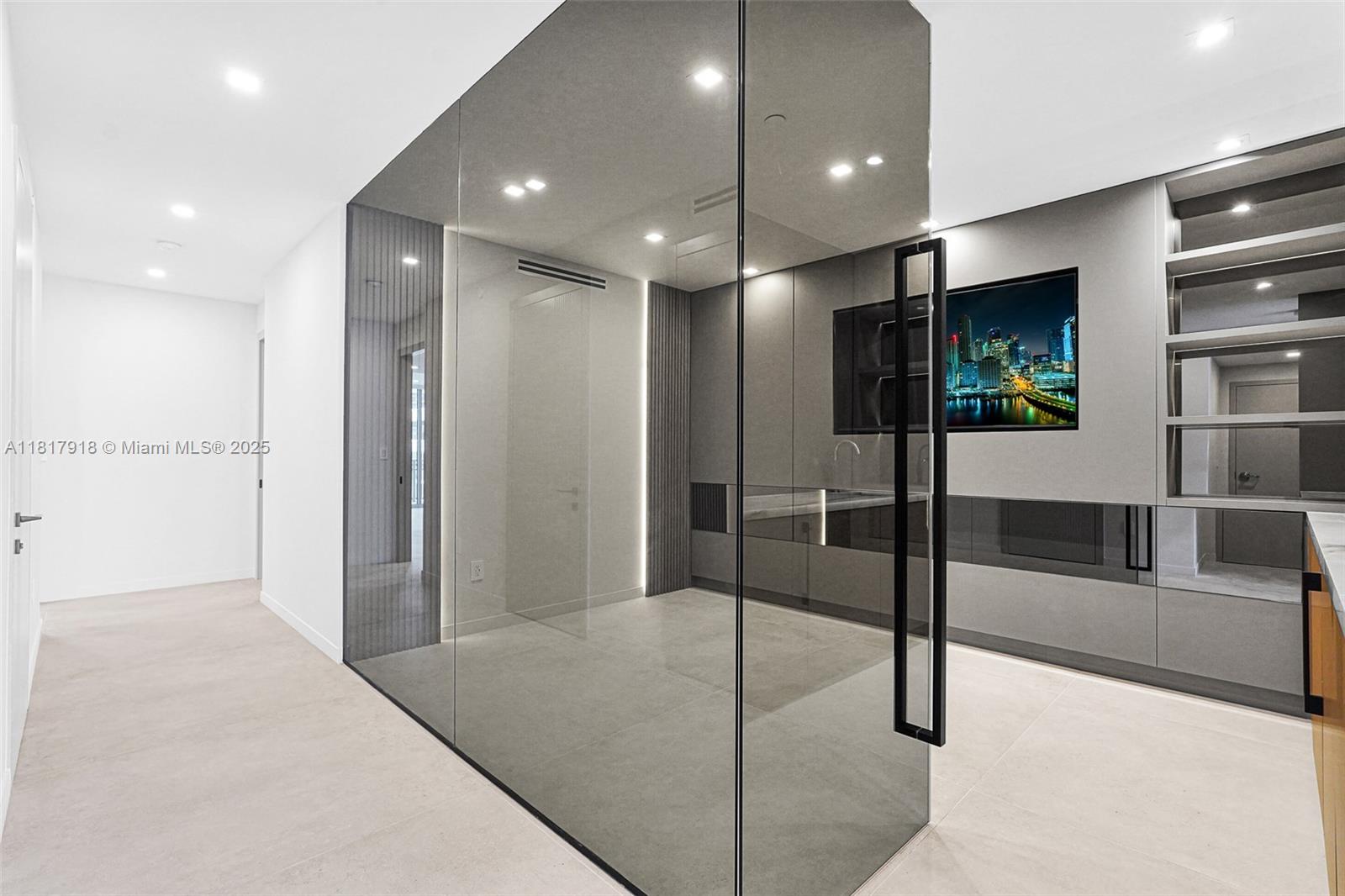 Diplomat Residences - Residential