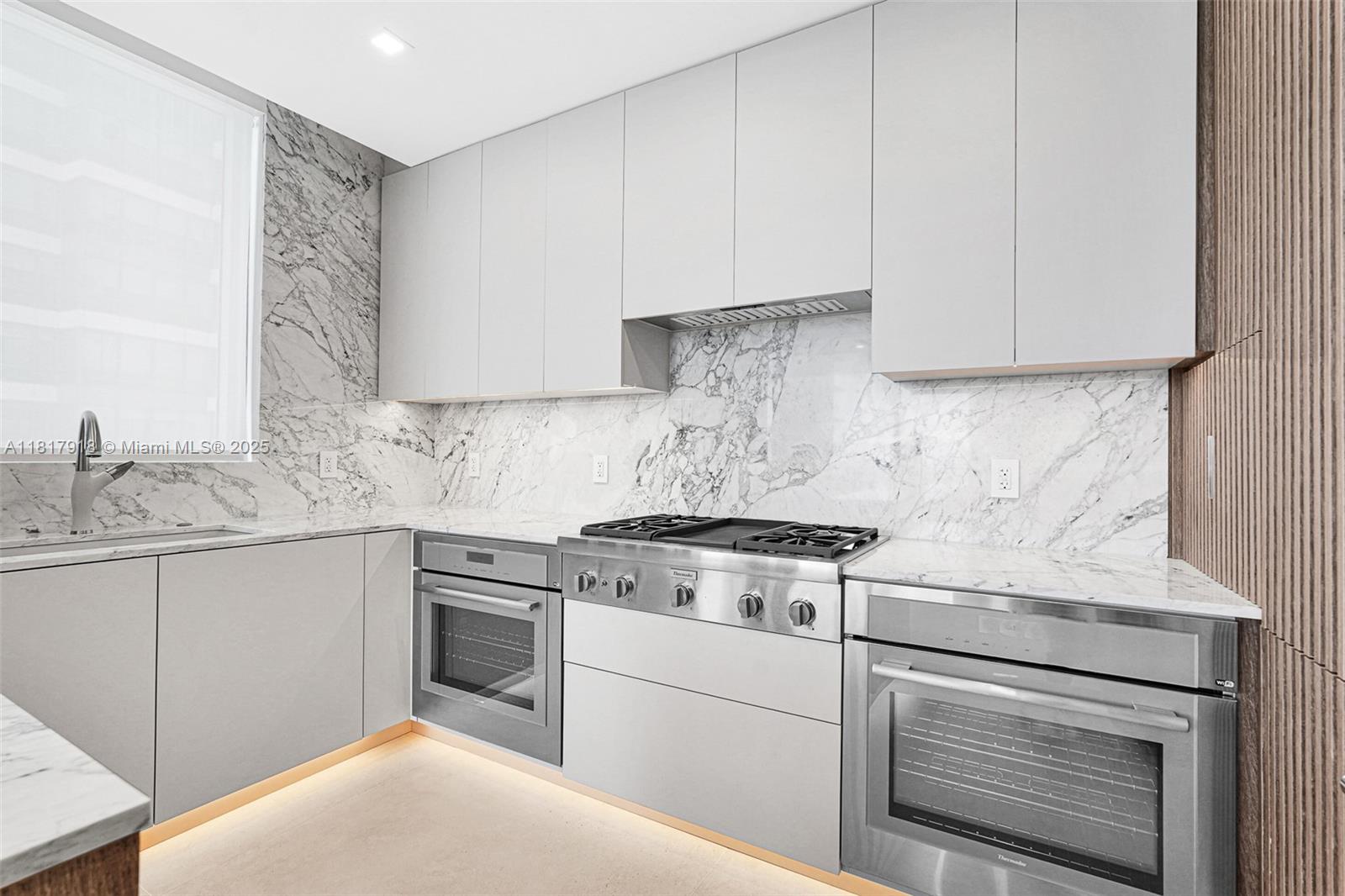 Diplomat Residences - Residential