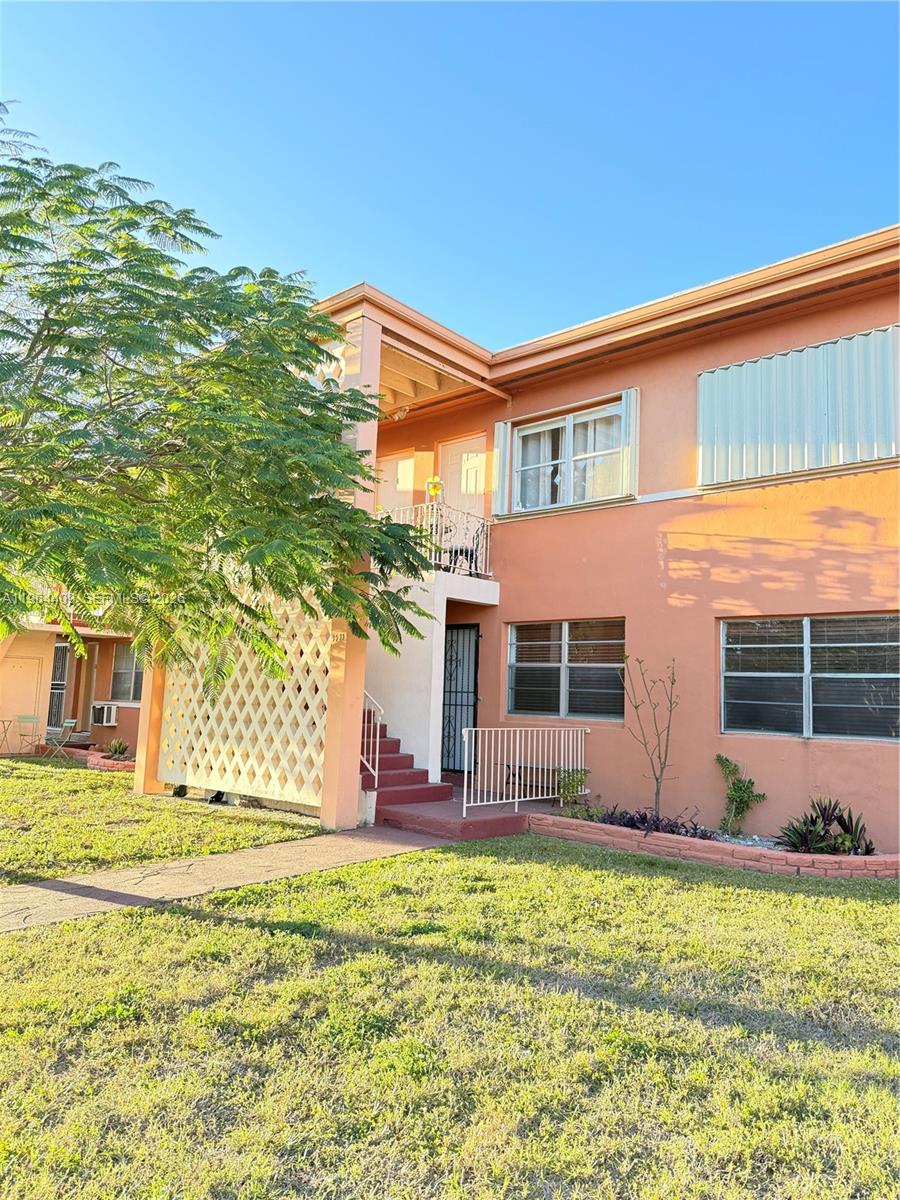 CORAL GARDENS CONDO BLDG - Residential