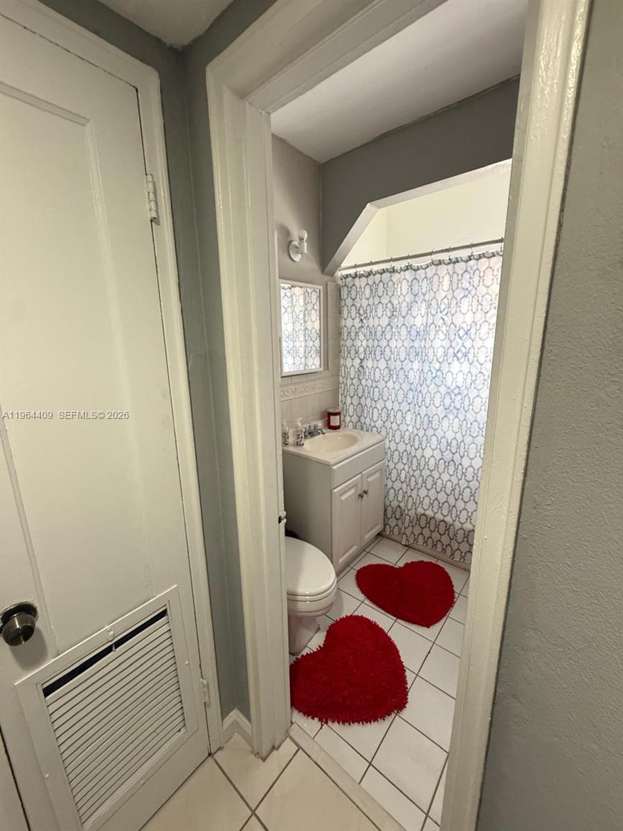 CORAL GARDENS CONDO BLDG - Residential