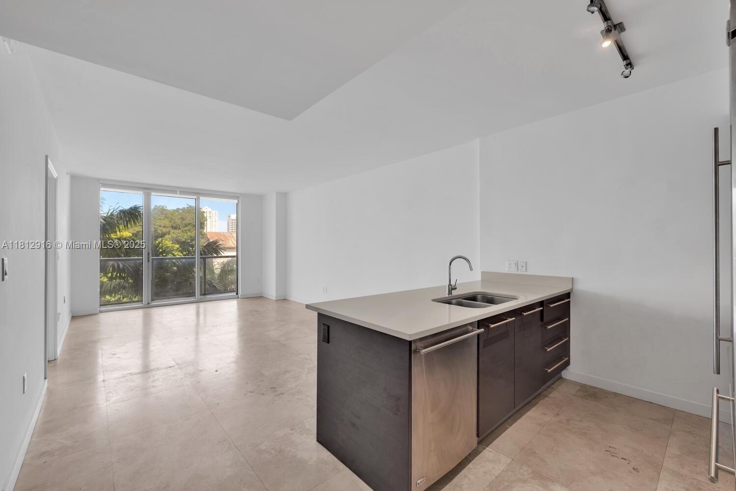 Rental Property at 500 Brickell Ave 400, Miami, Broward County, Florida - Bedrooms: 1 
Bathrooms: 1  - $3,150 MO.
