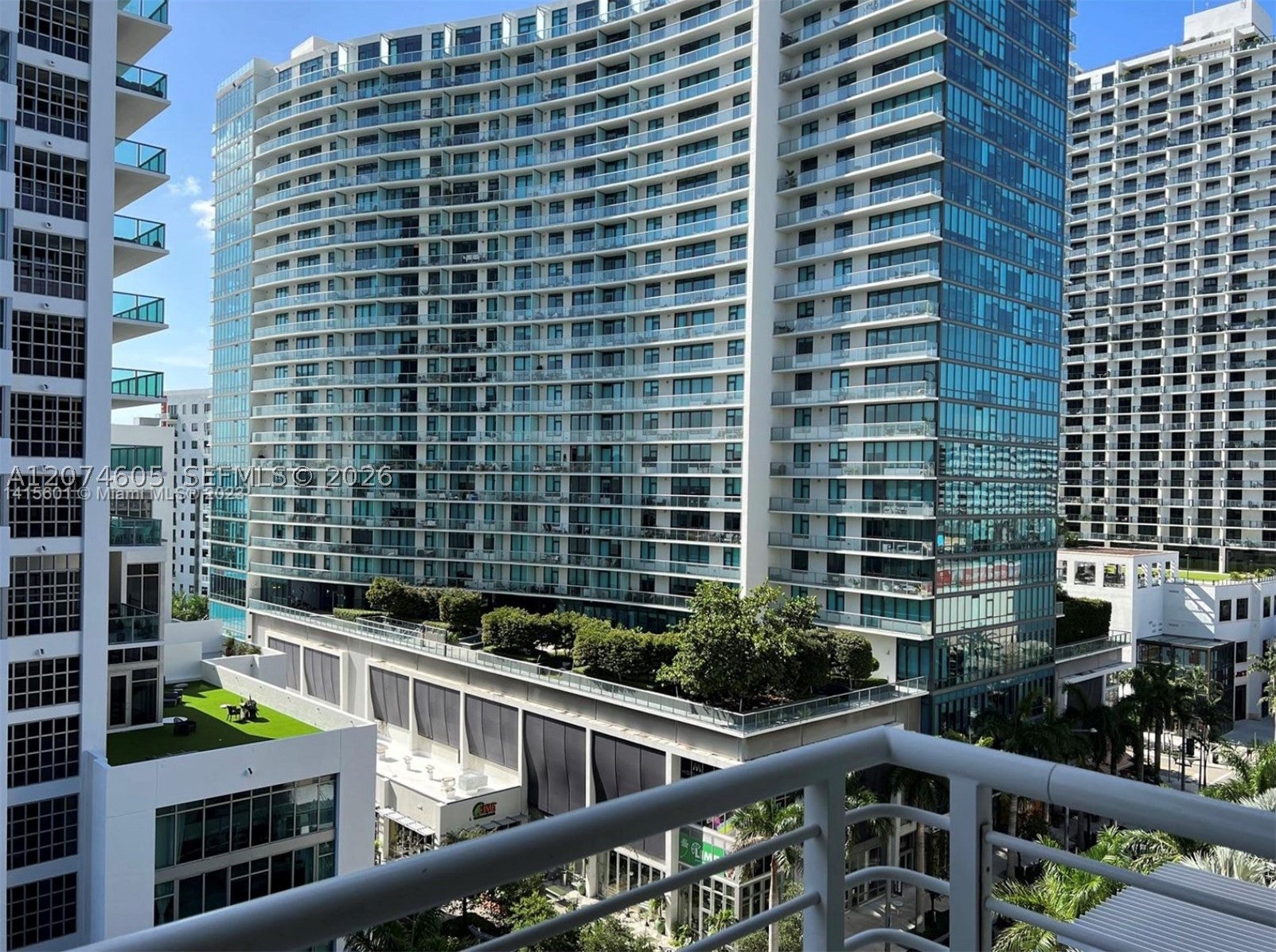 3250 NE 1st Ave 903