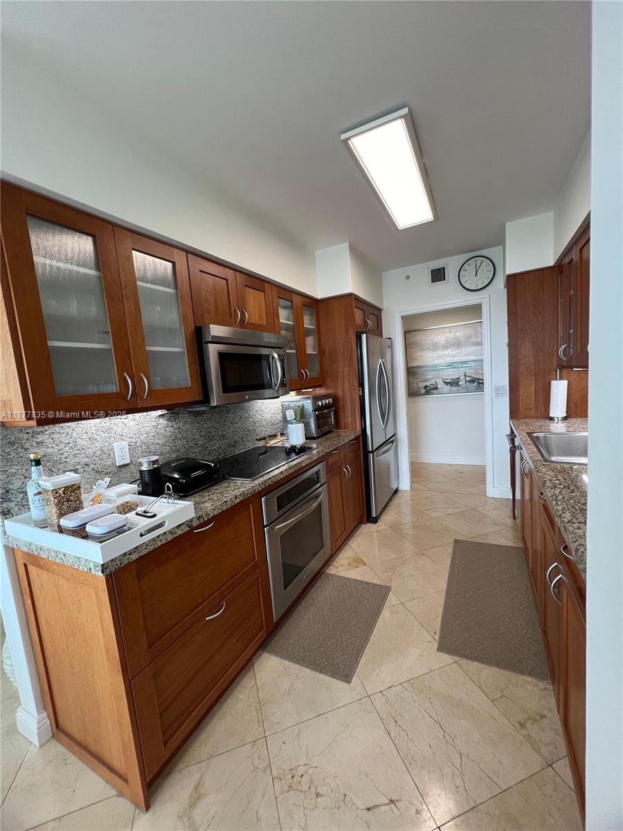 OCEANIA IV CONDO - Residential