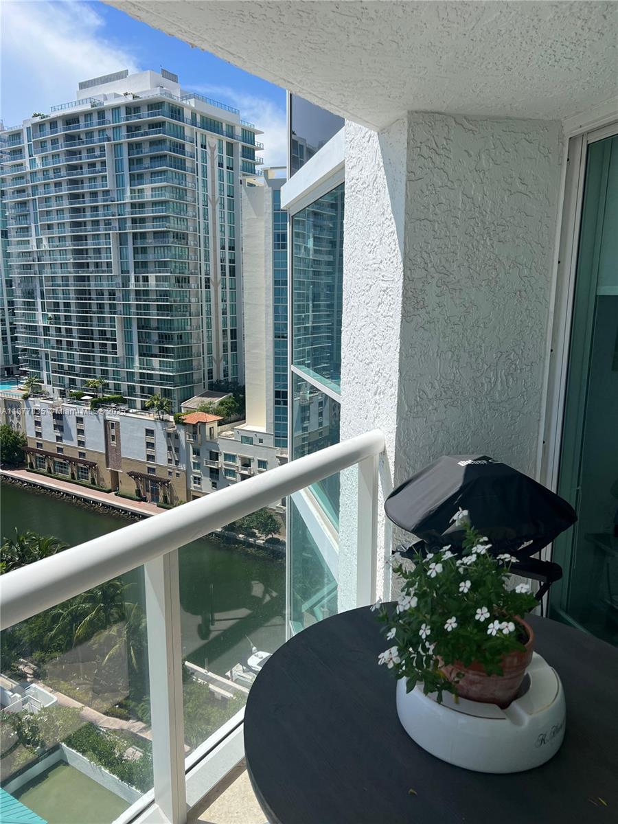 OCEANIA IV CONDO - Residential