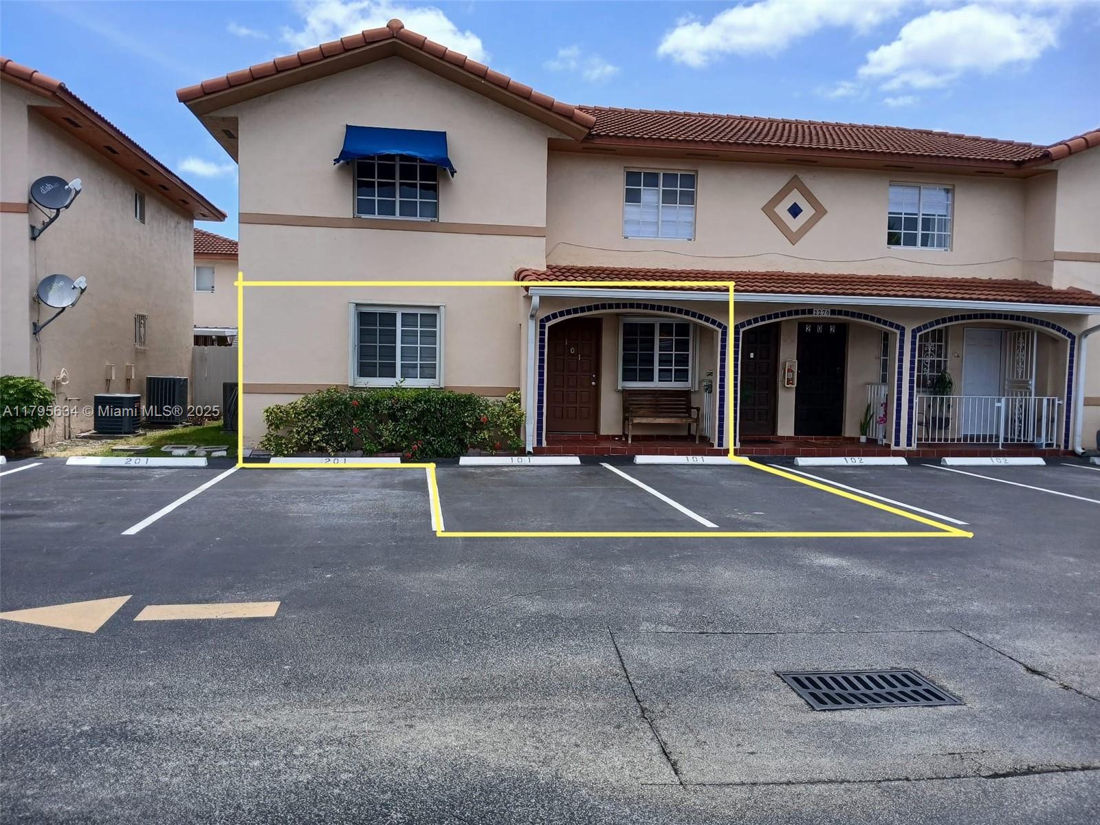 ALCAZAR VILLAS CONDO - Residential