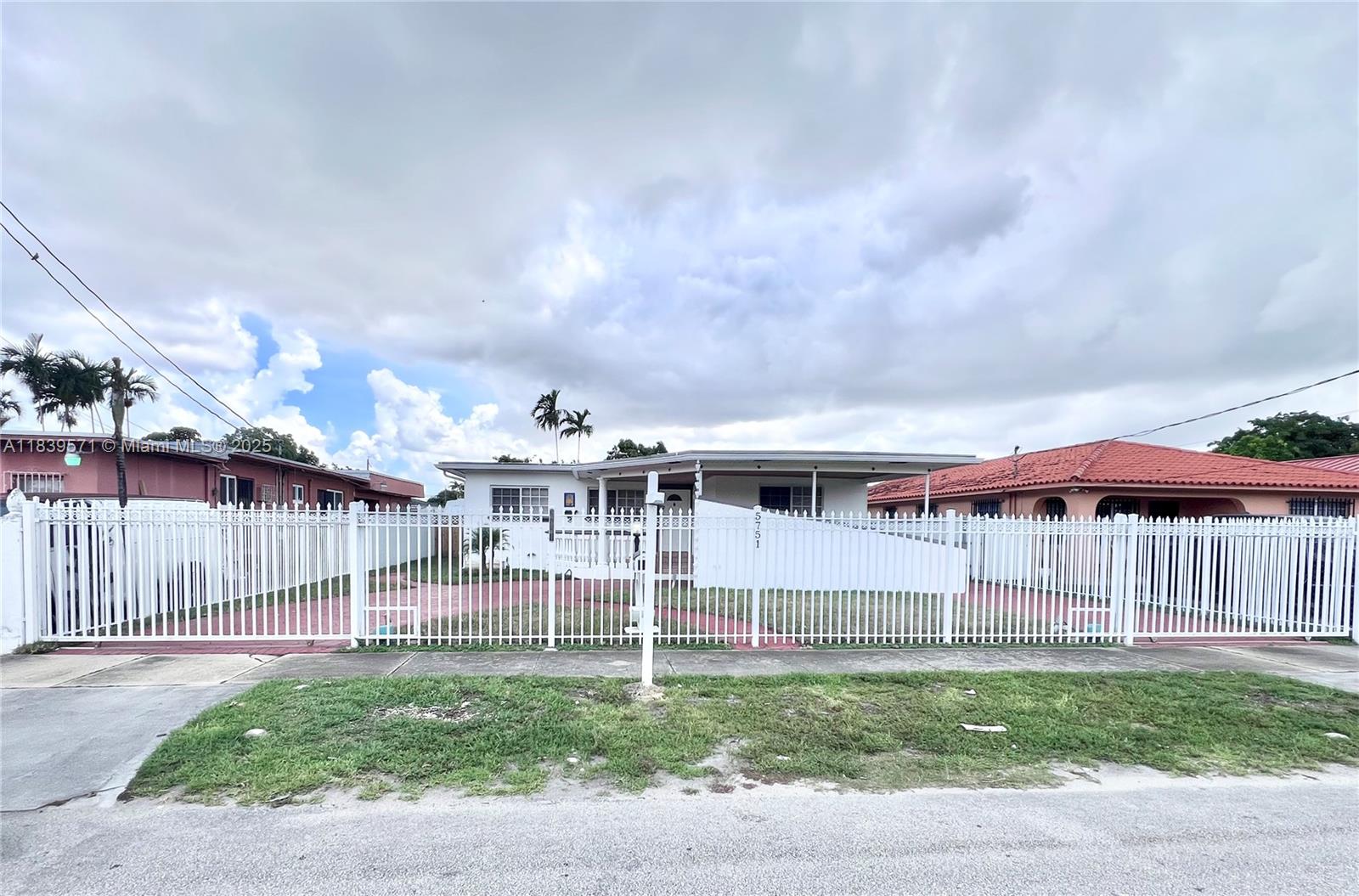 Live in the heart of Miami with comfort and style! This charming 2-bedroom, 1-bath home features a modern remodeled kitchen, brand-new floors, and updated baseboards for a fresh, contemporary feel. Enjoy a spacious 7,200 sq ft lot, perfect for gatherings, BBQs, or relaxing outdoors. Bright interiors, central A/C, and ample driveway parking. No HOA! Prime location near Coral Gables, Brickell, the airport, and more. Available now!