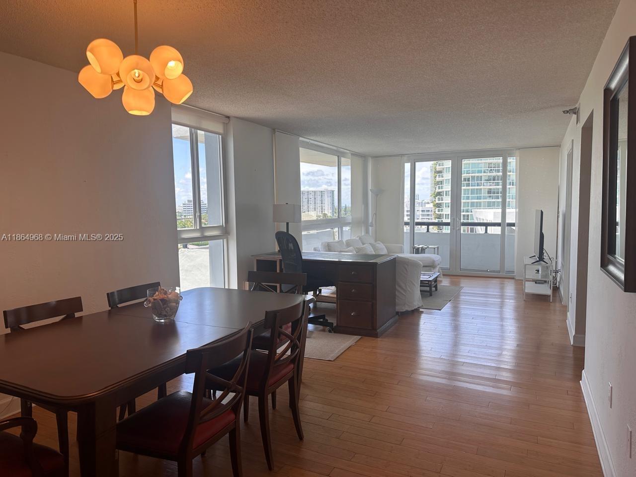 3200 Collins Ave 7-4