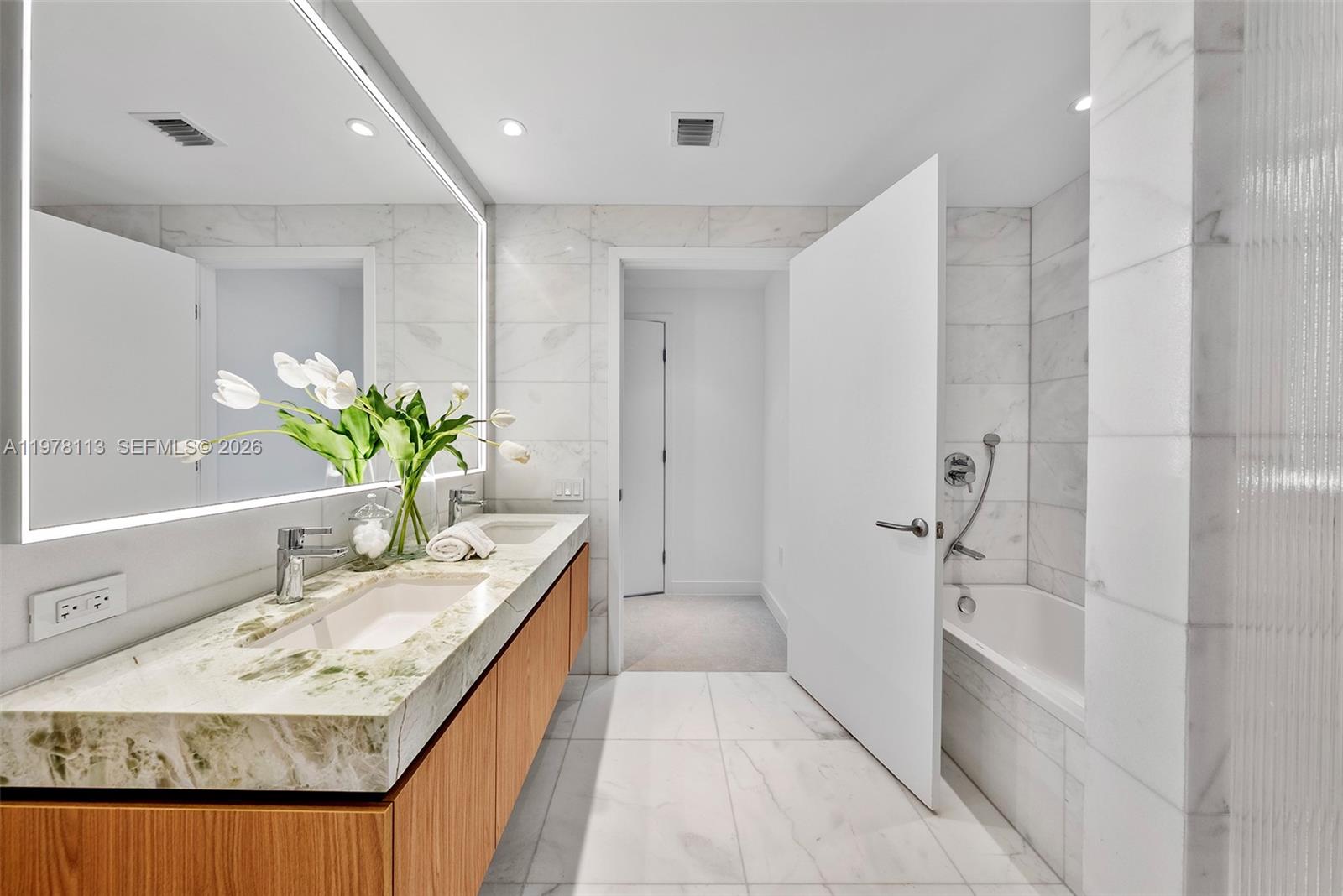 FIVE PARK - Residential Lease