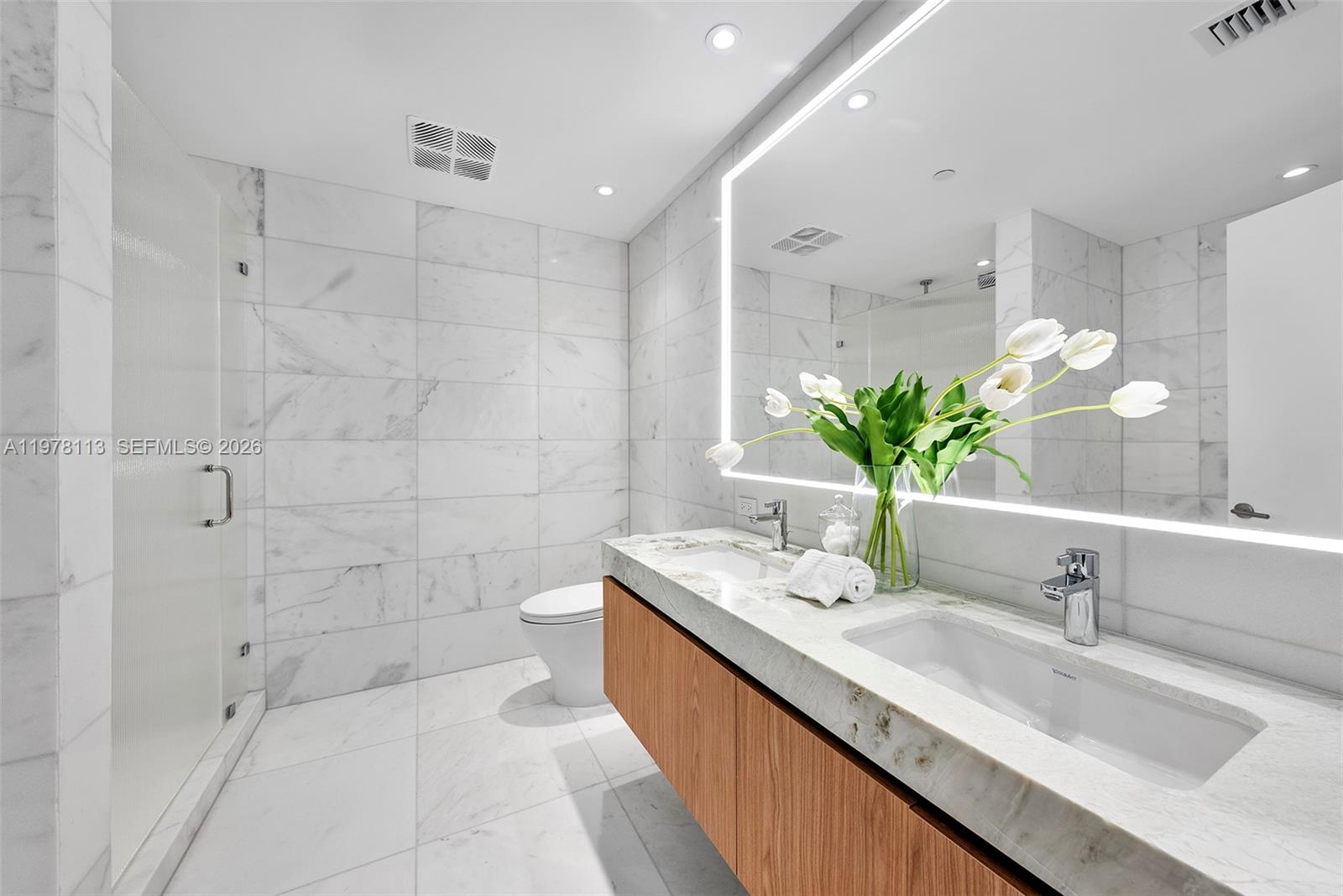 FIVE PARK - Residential Lease