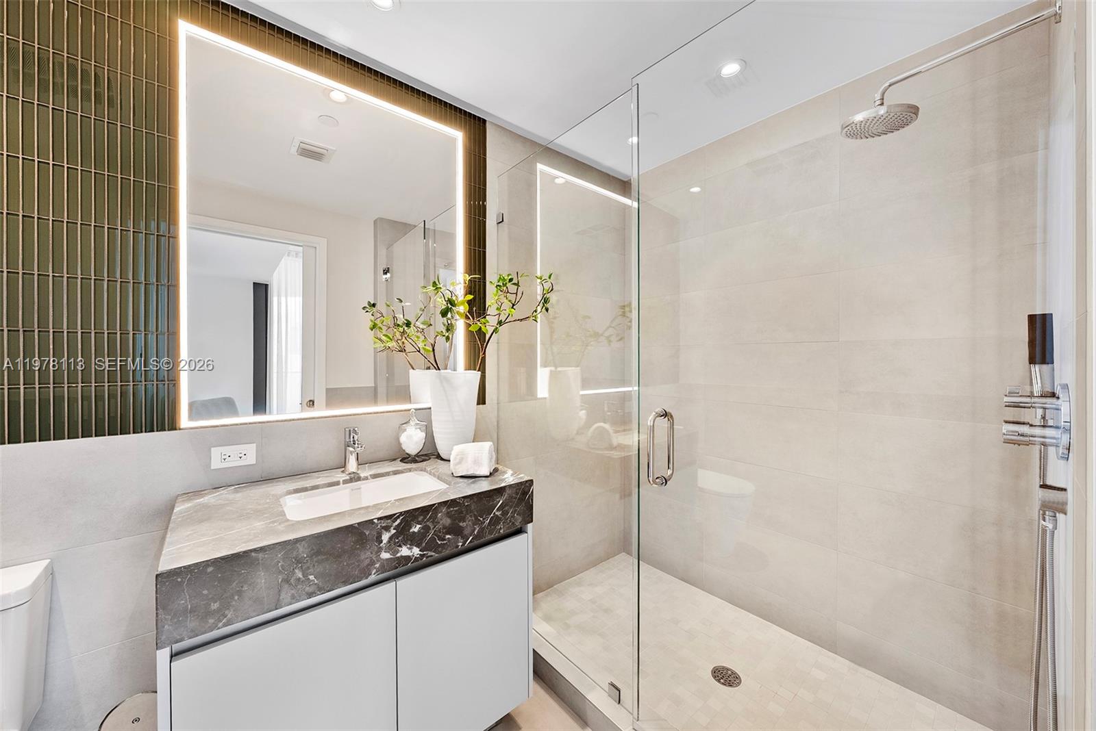 FIVE PARK - Residential Lease