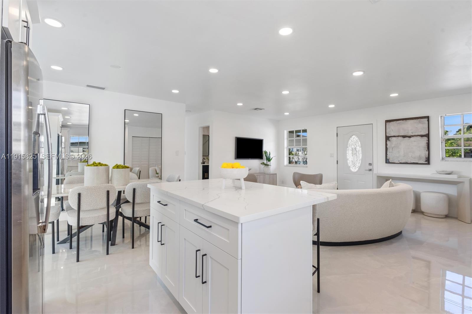 COMMONWEALTH MANOR - Residential