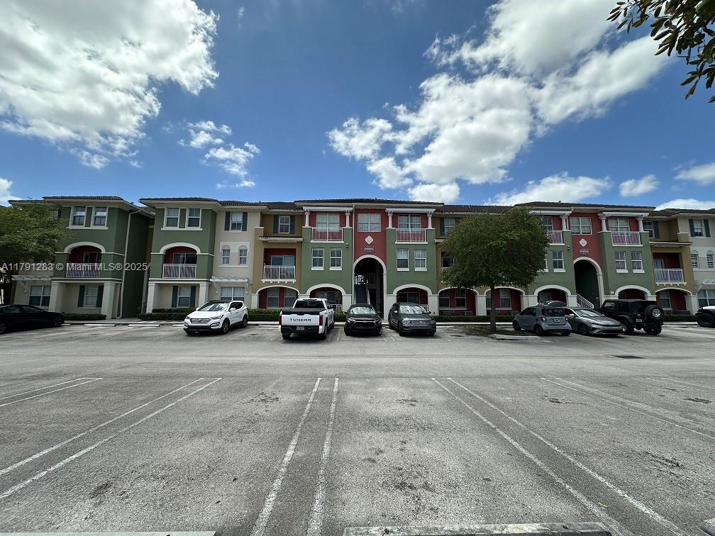 Property for Sale at 11102 Nw 83rd St 216, Doral, Miami-Dade County, Florida - Bedrooms: 3 
Bathrooms: 3  - $380,000