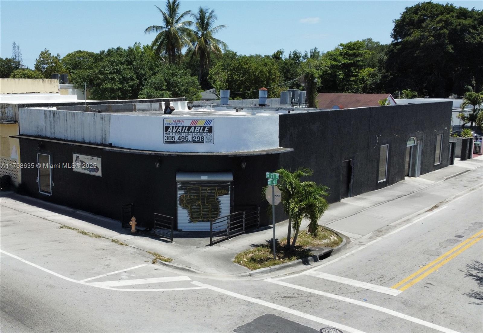 Now vacant and mid renvovation, this value-add property offers the flexibility to either finish the custom interior build-out, or demo and start from scratch to shape the space to match your vision--ideal for a showroom, gallery, studio, or creative office.
Strategically positioned directly adjacent to the Breeze Way project (by AJ Capital & MVW Partners) featuring major tenants such as Sunny's Steakhouse, Mid's Market, Legacy Fit and more.
Benefit from the strong exterior signage opportunity with immediate access to I-95, this is the perfect opportunity for an end-user who is not afraid to get their hands dirty, to secure a foothold in one of Miami's most exciting emerging districts.