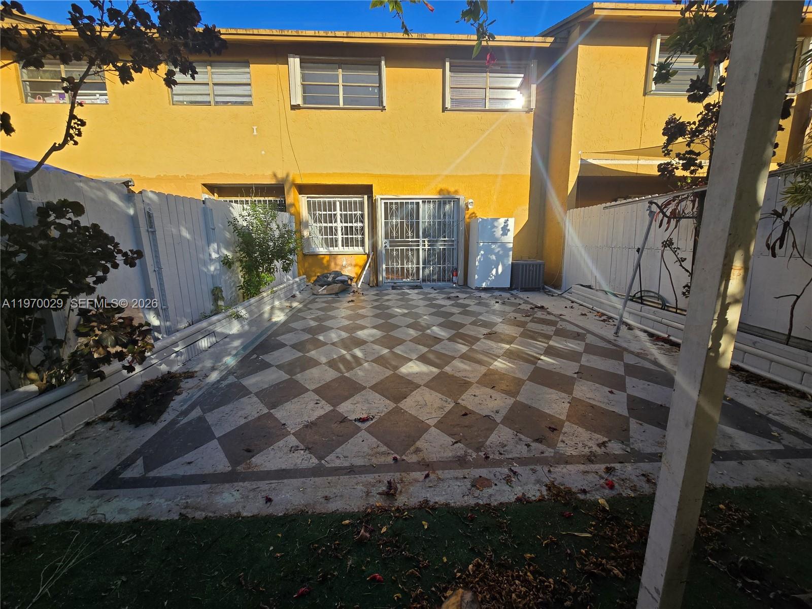 THE PARK TOWNHOMES CONDO - Residential