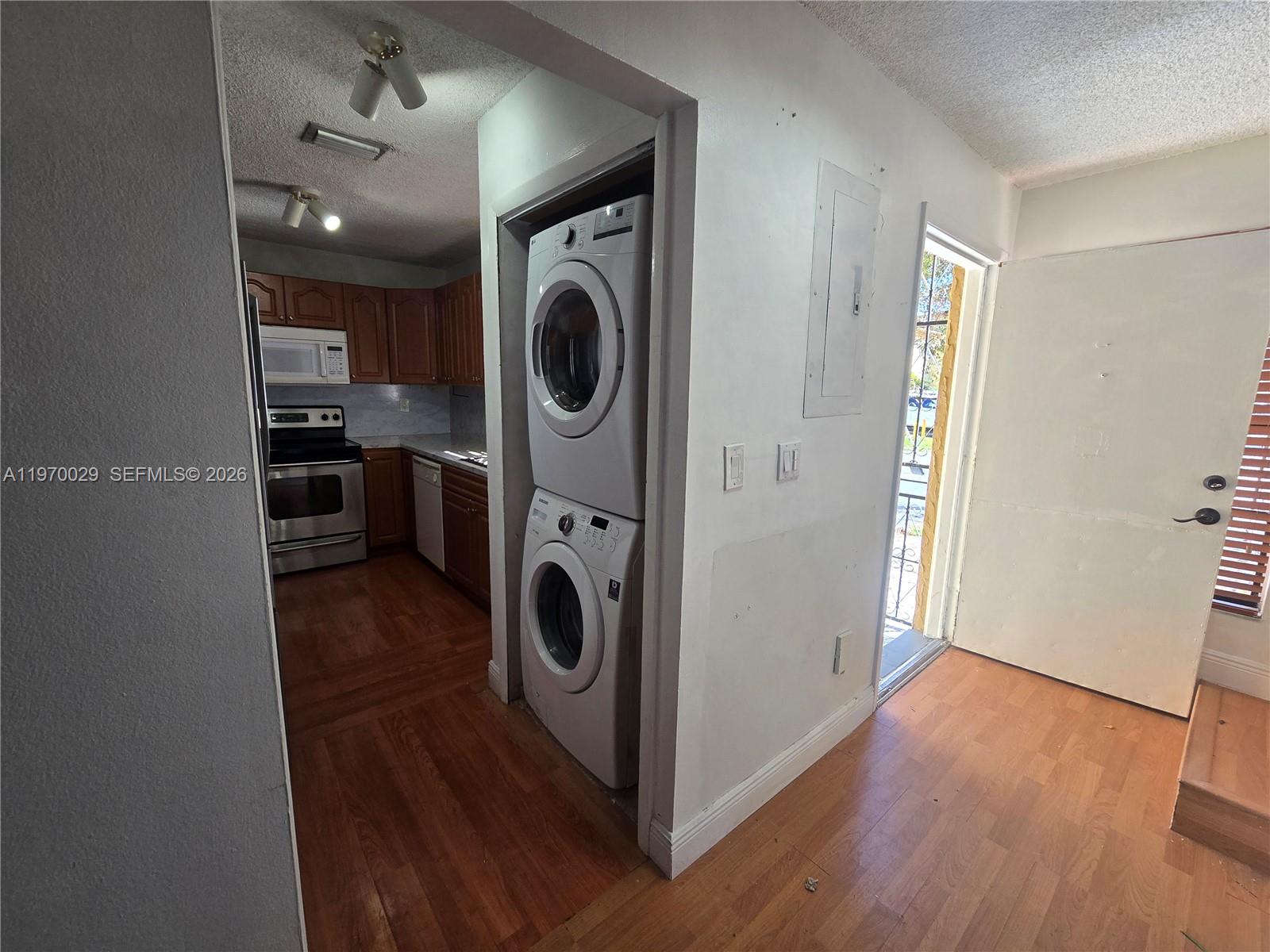 THE PARK TOWNHOMES CONDO - Residential