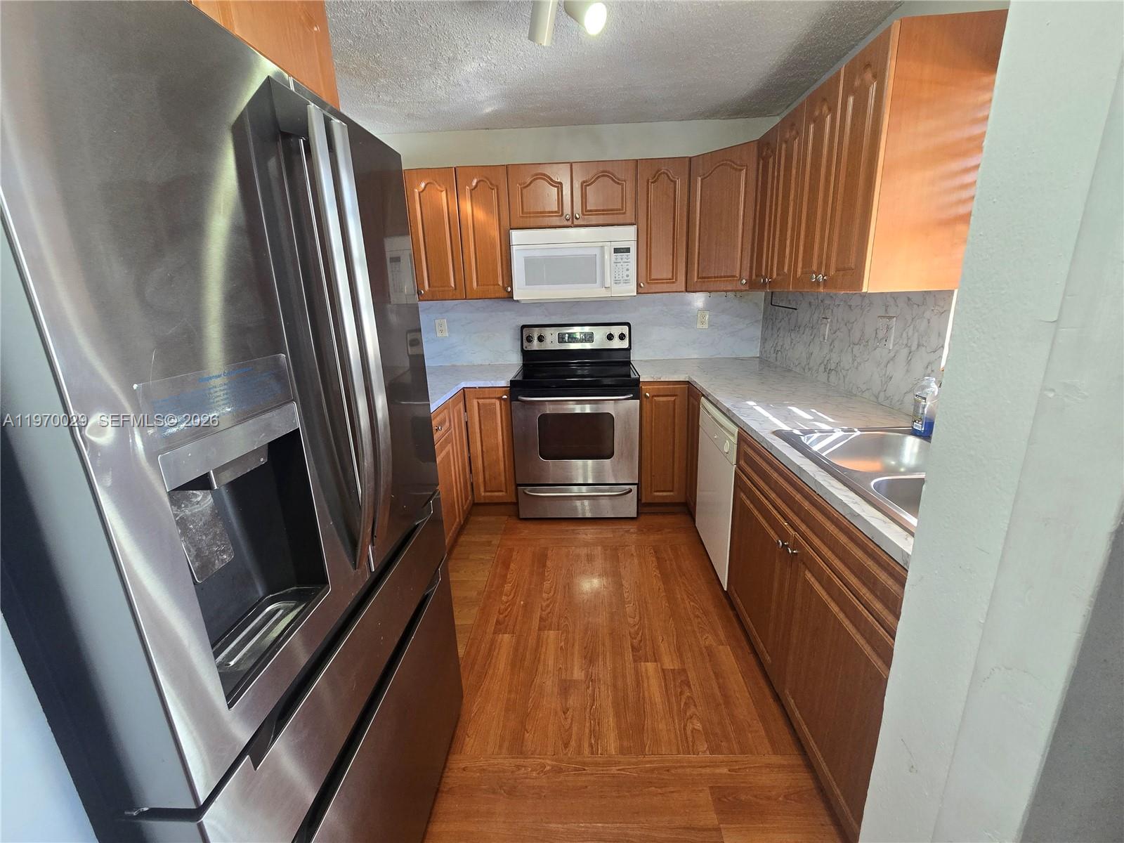 THE PARK TOWNHOMES CONDO - Residential