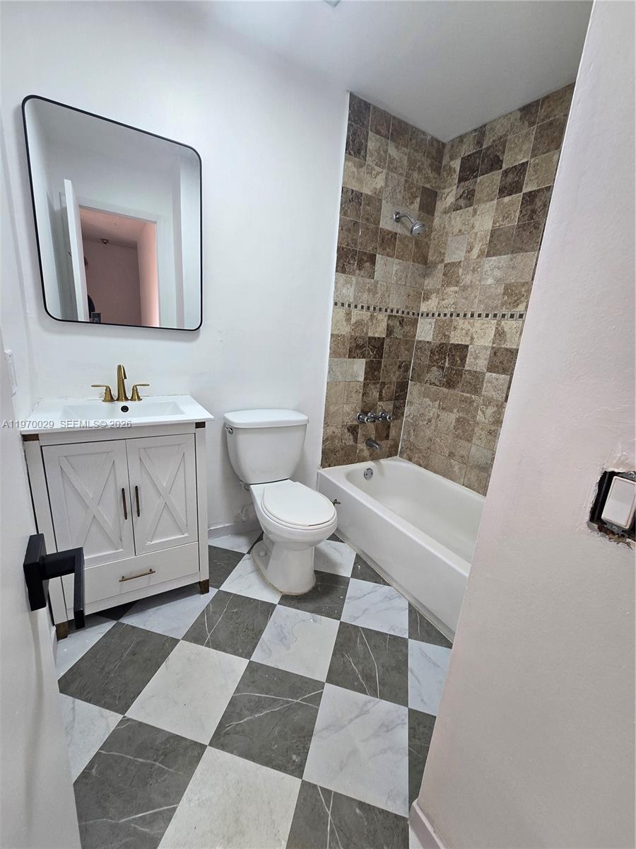 THE PARK TOWNHOMES CONDO - Residential