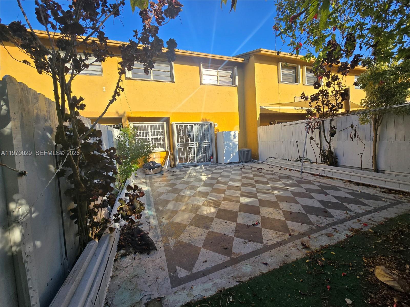 THE PARK TOWNHOMES CONDO - Residential