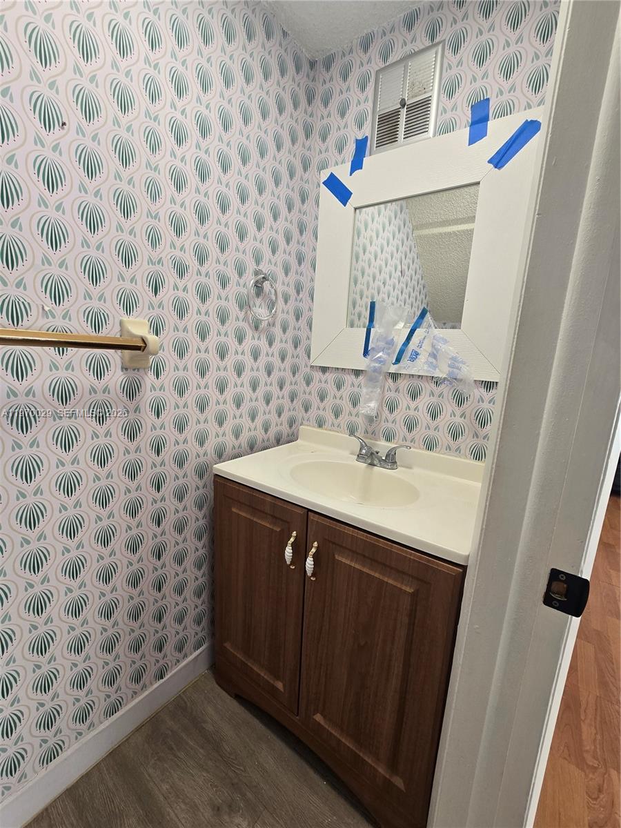 THE PARK TOWNHOMES CONDO - Residential