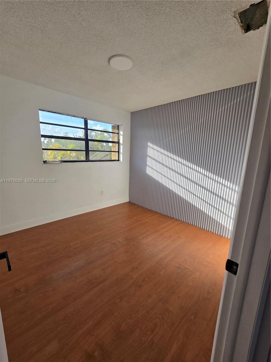 THE PARK TOWNHOMES CONDO - Residential