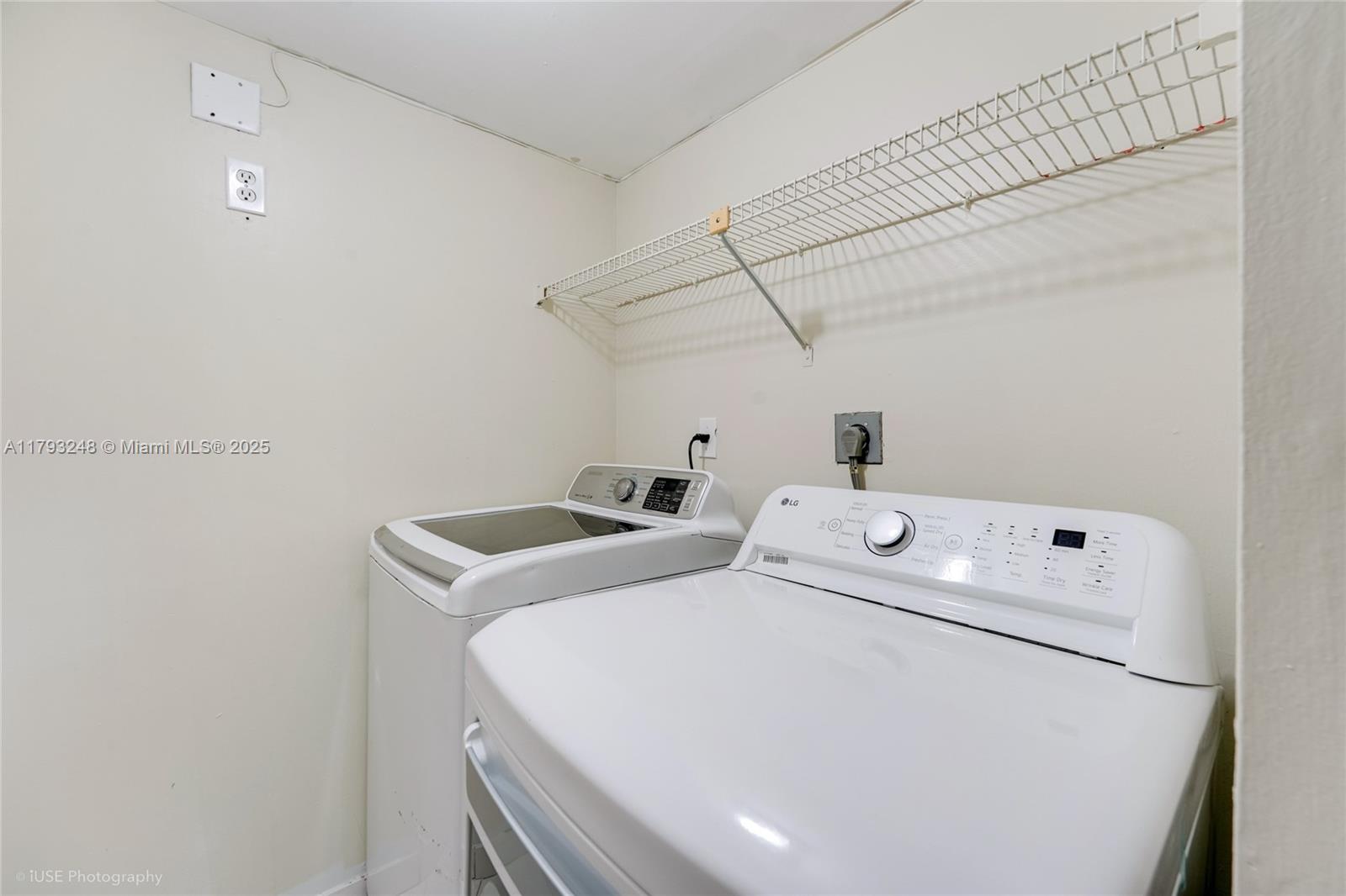 EL PRADO XIII CONDO - Residential