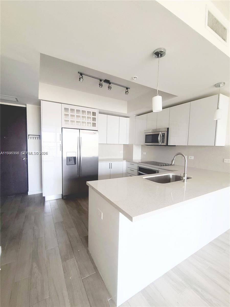 999 SW 1 Avenue 2008