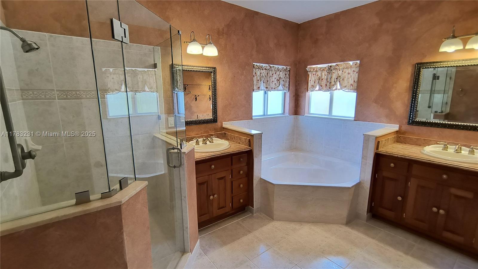 KEYS-GATE NO 3 - Residential