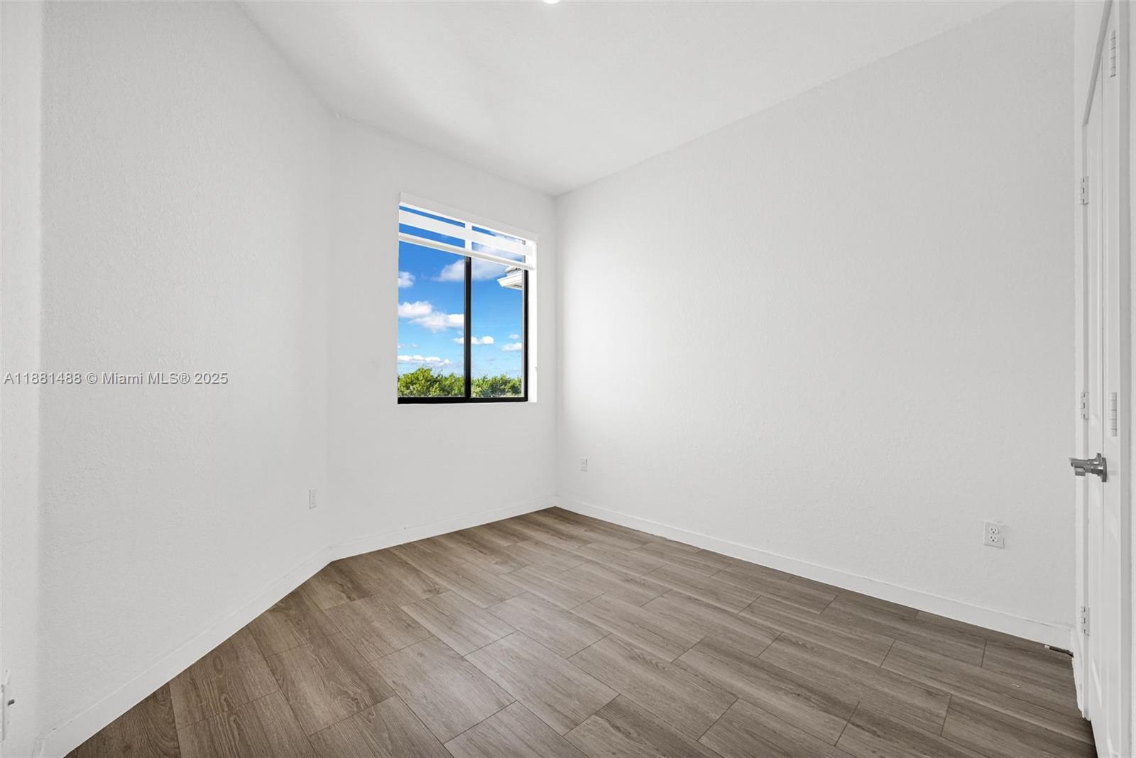 MC RESIDENTIAL - Residential