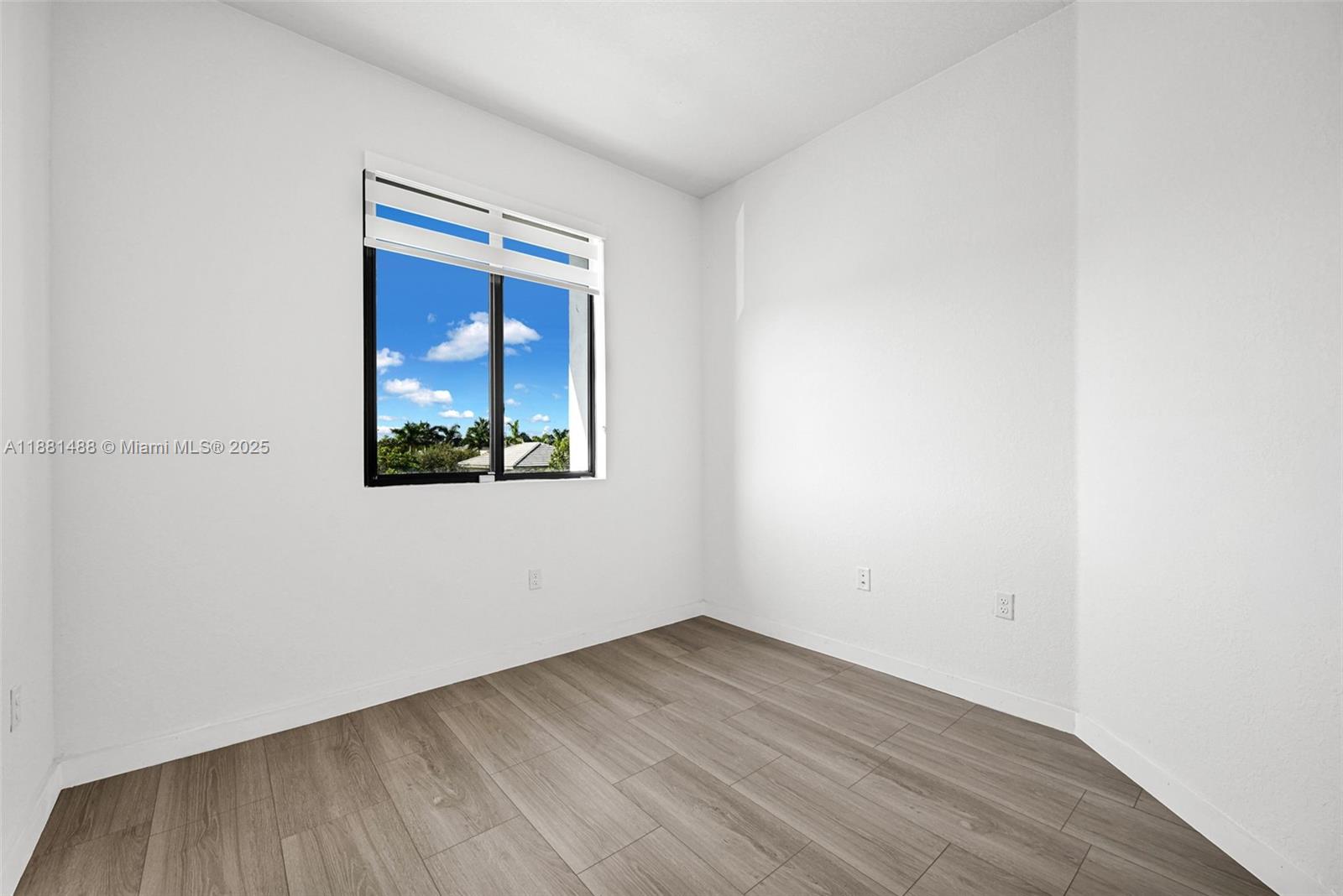 MC RESIDENTIAL - Residential