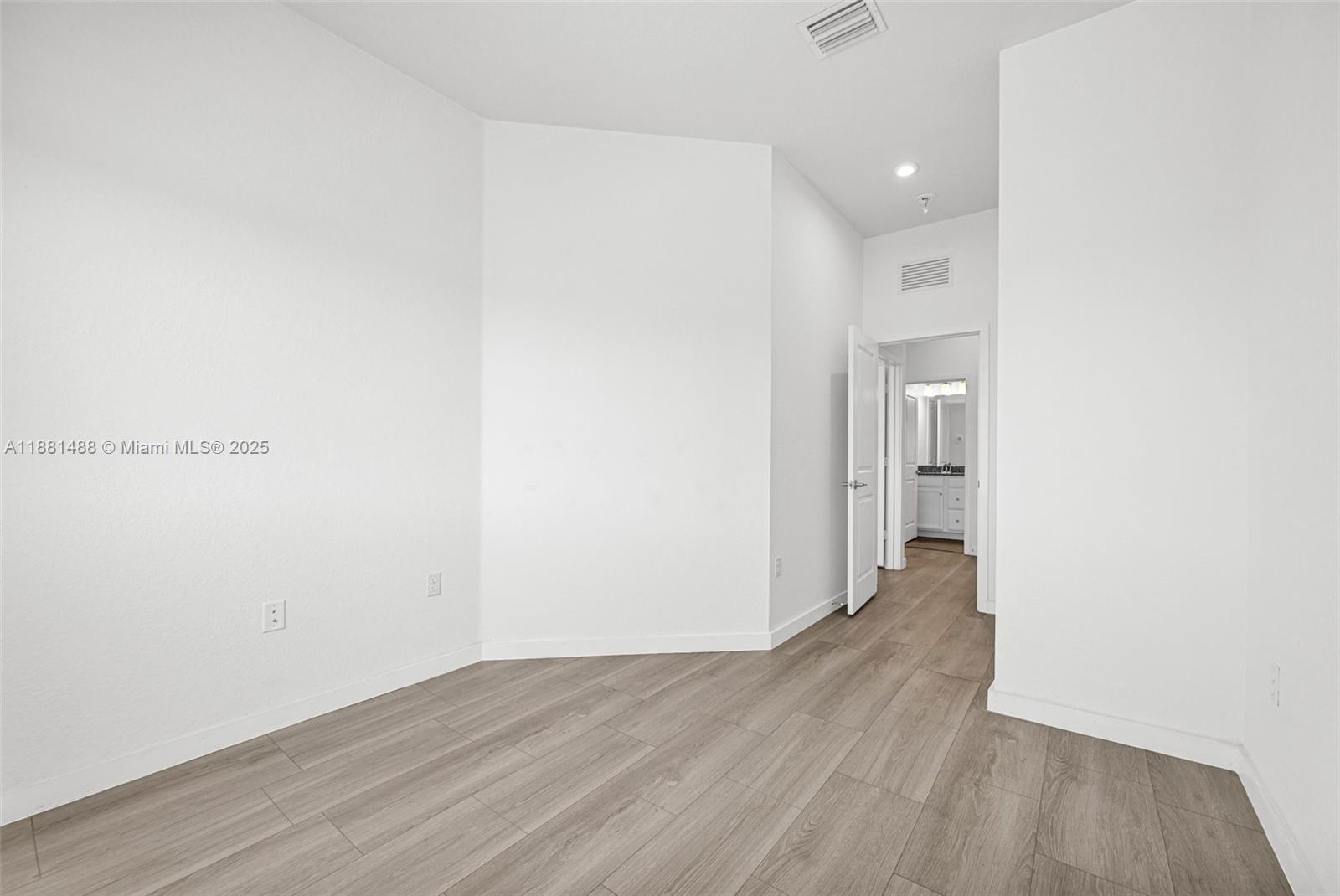 MC RESIDENTIAL - Residential