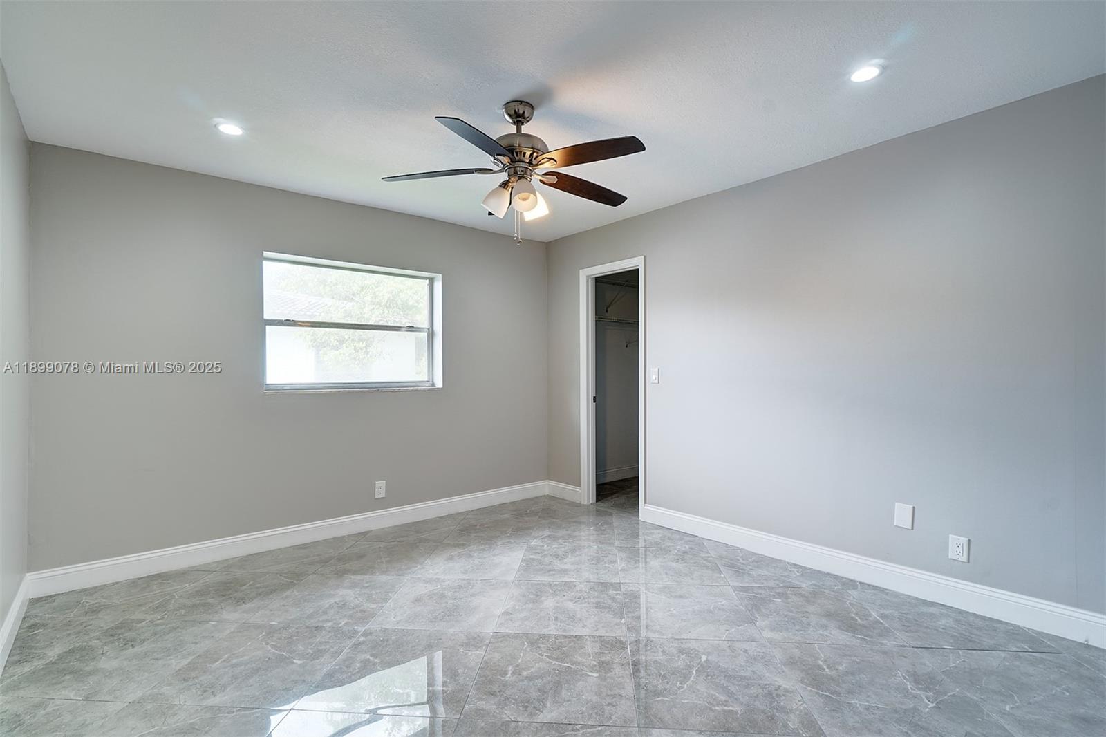 LAKES GARDEN CONDO - Residential Lease