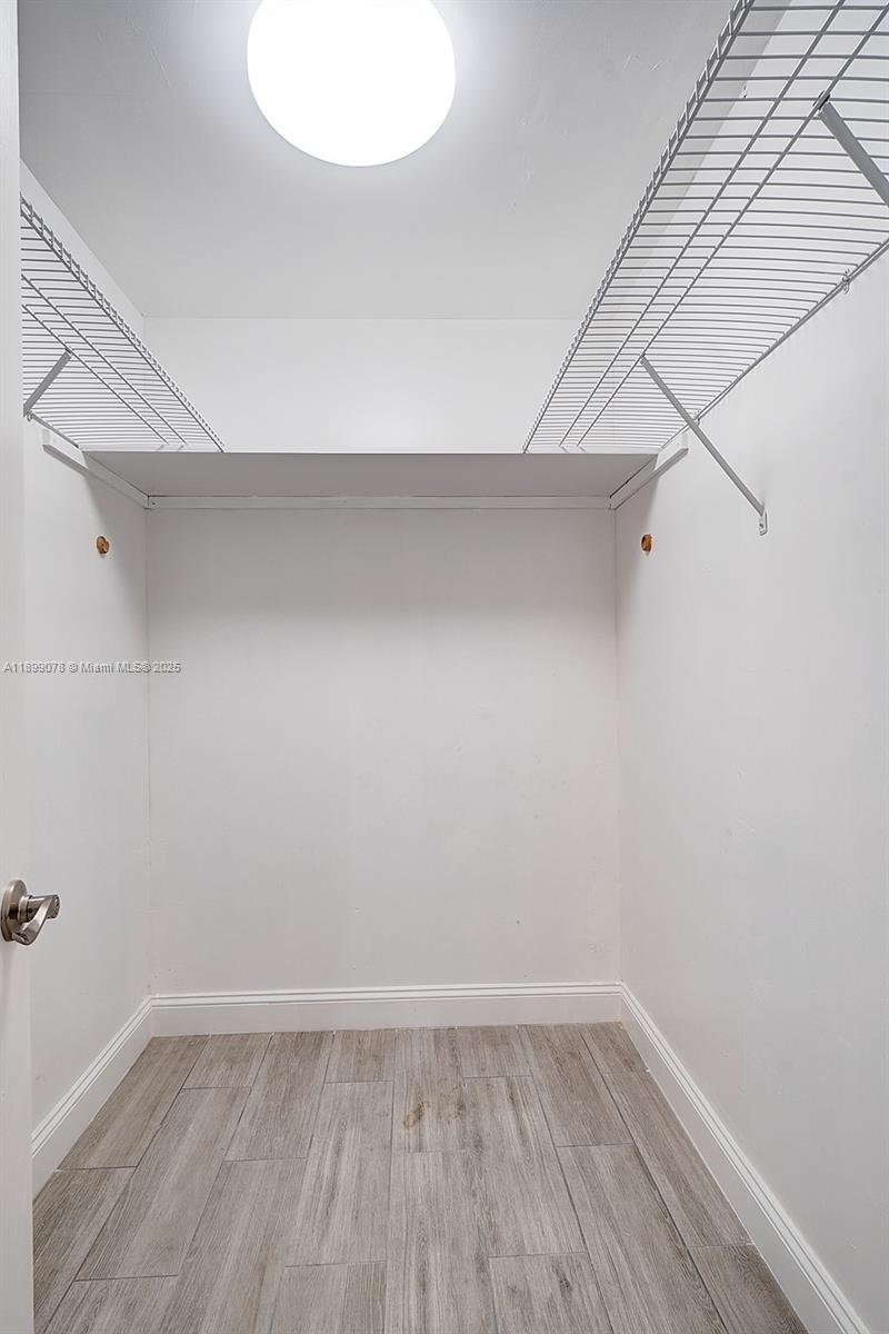 LAKES GARDEN CONDO - Residential Lease