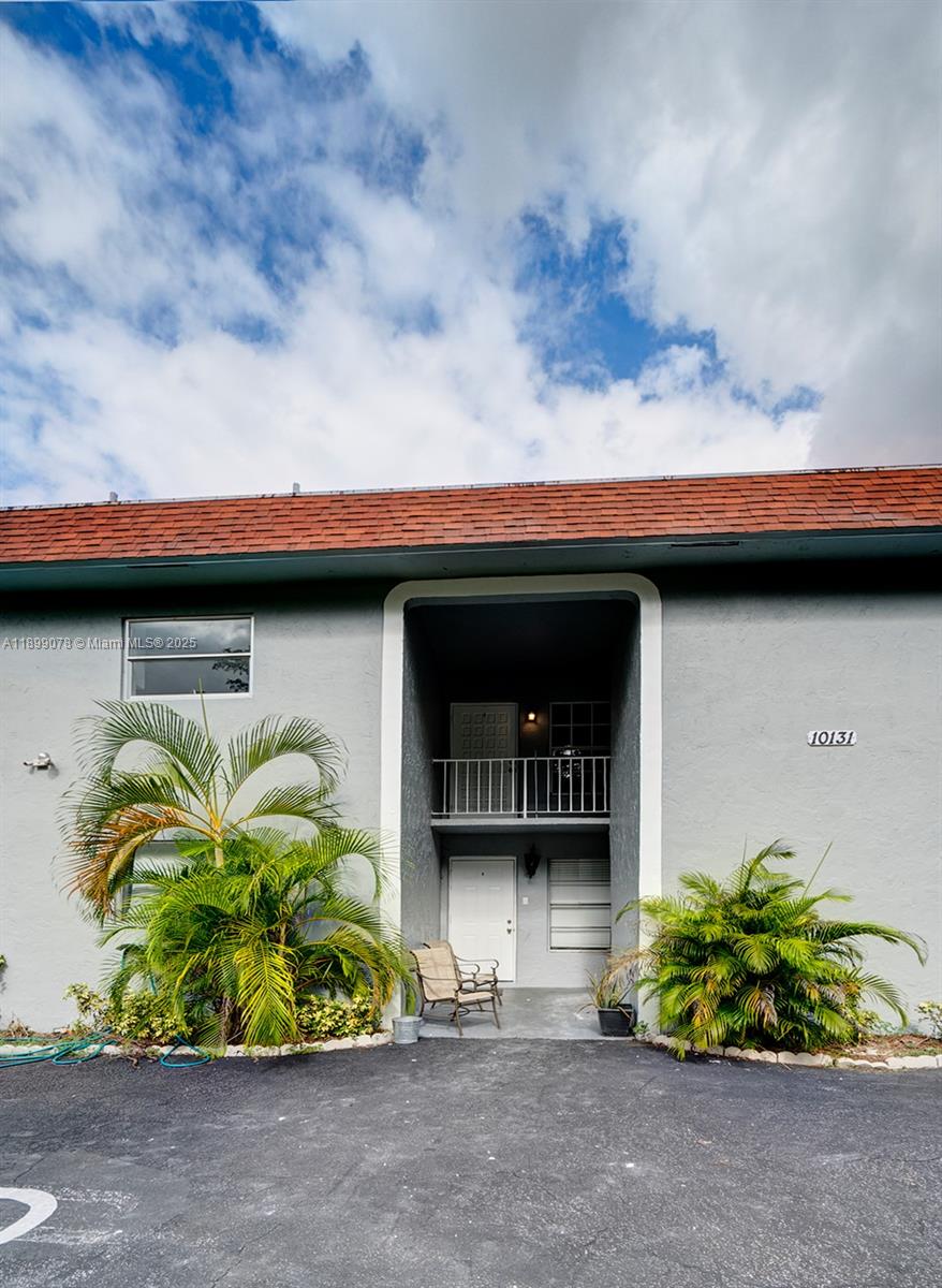 LAKES GARDEN CONDO - Residential Lease