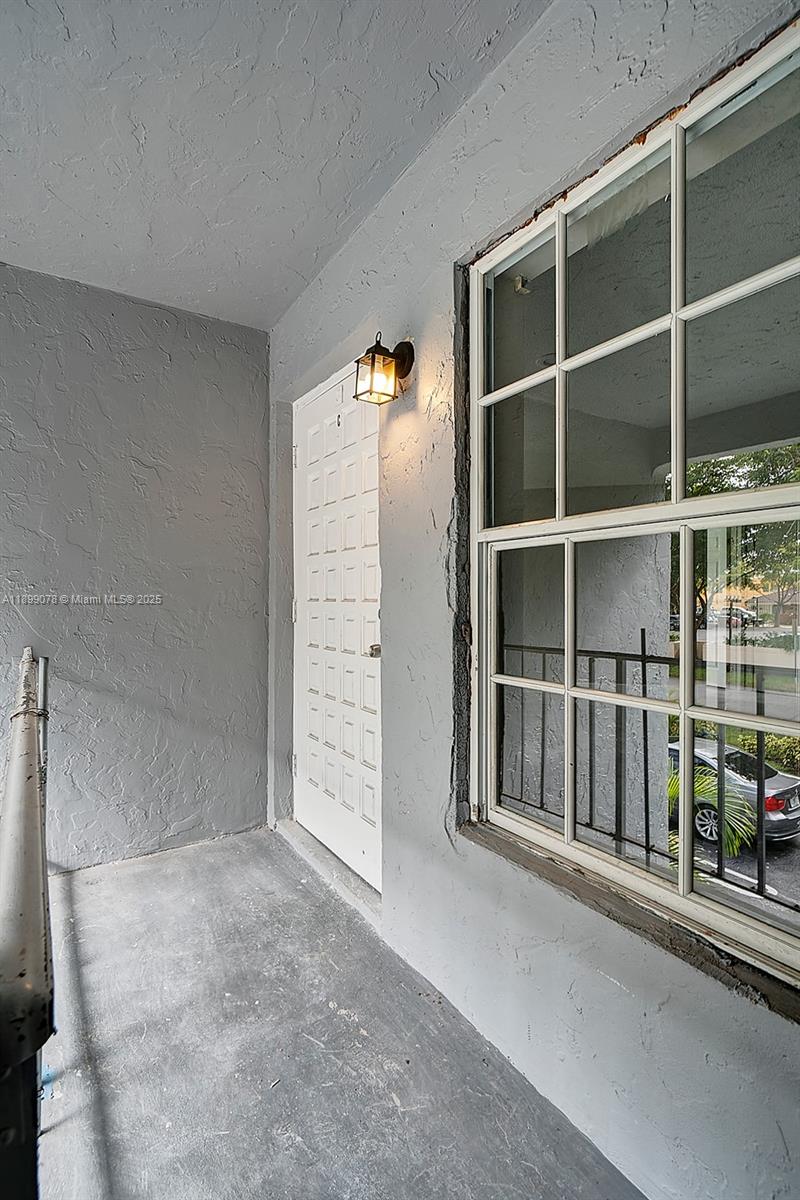 LAKES GARDEN CONDO - Residential Lease