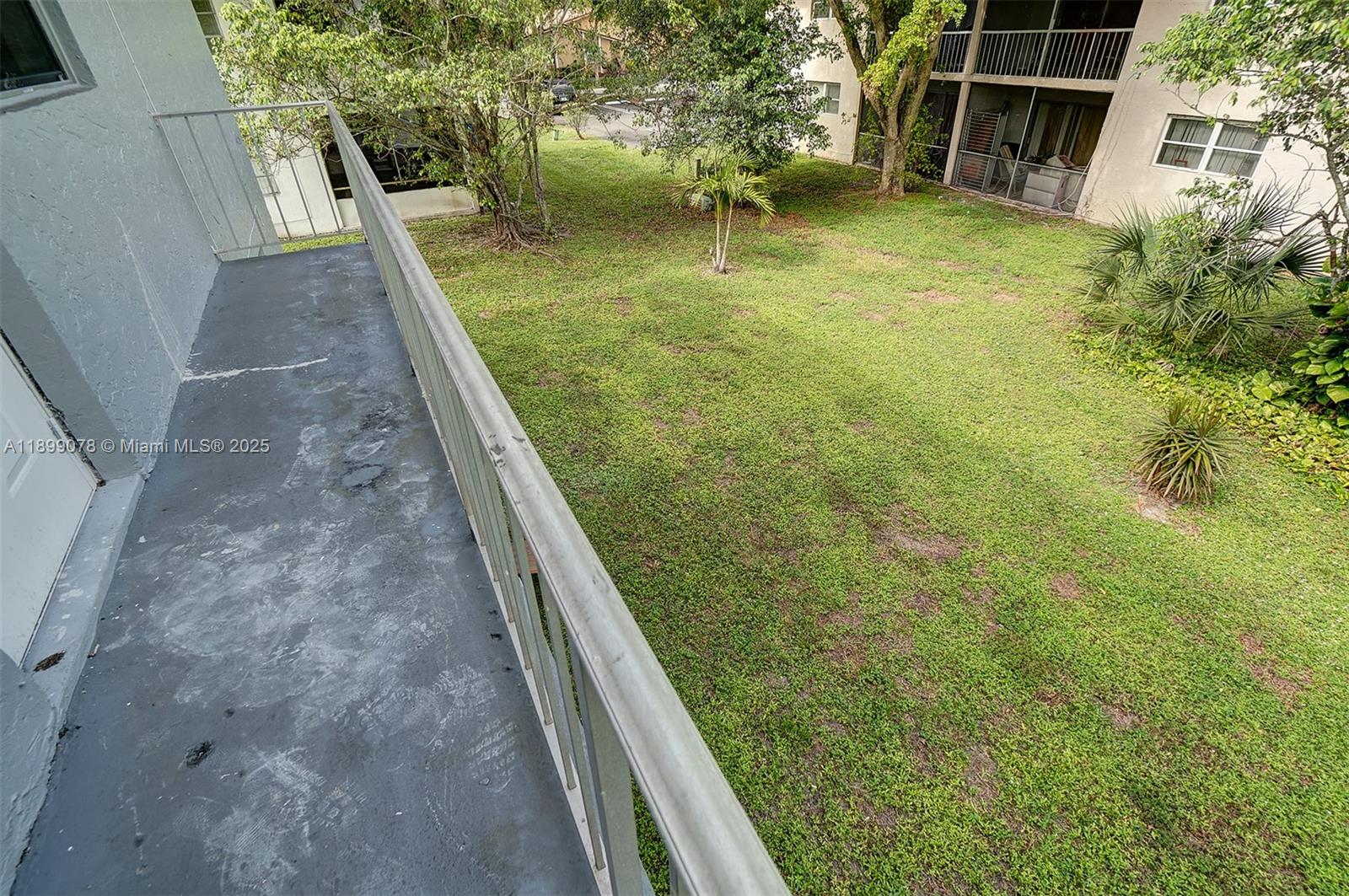 LAKES GARDEN CONDO - Residential Lease