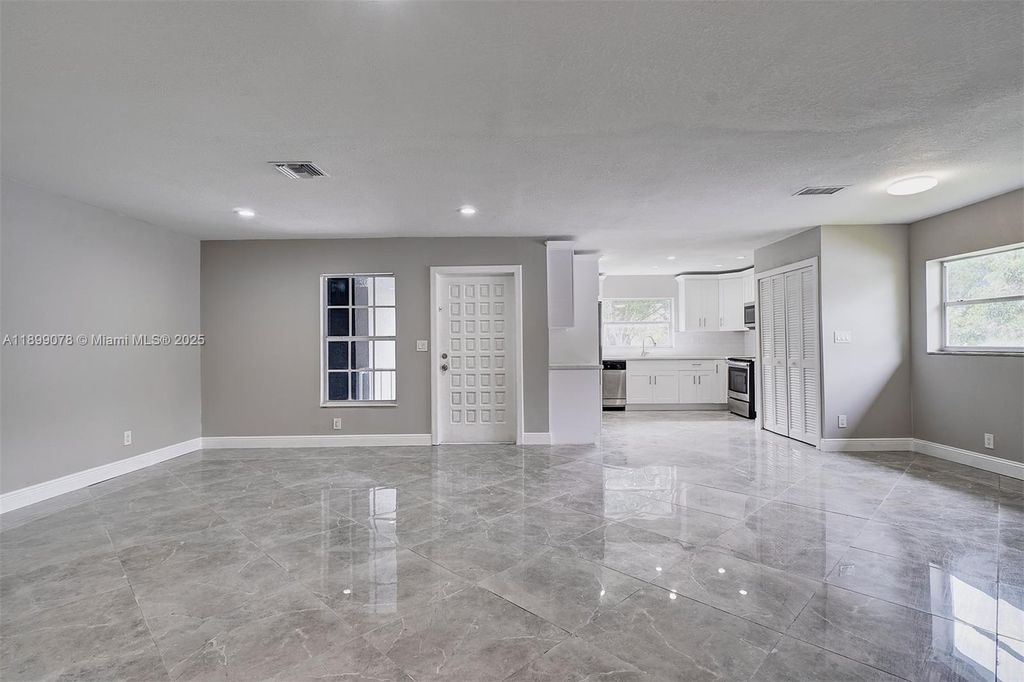 Photo of 10131 NW 35th St #15, Coral Springs, FL 33065 (MLS # A11899078)