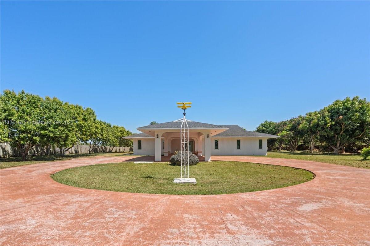 24555 Sw 167th Ave Main, House, Homestead, Miami-Dade County, Florida - 3 Bedrooms  
2 Bathrooms - 