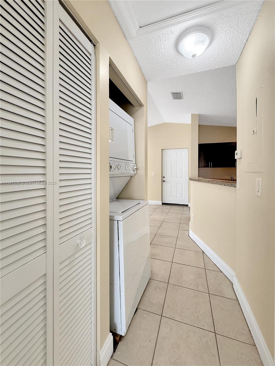 LAKEWOOD AT EMERALD HILLS - Residential Lease