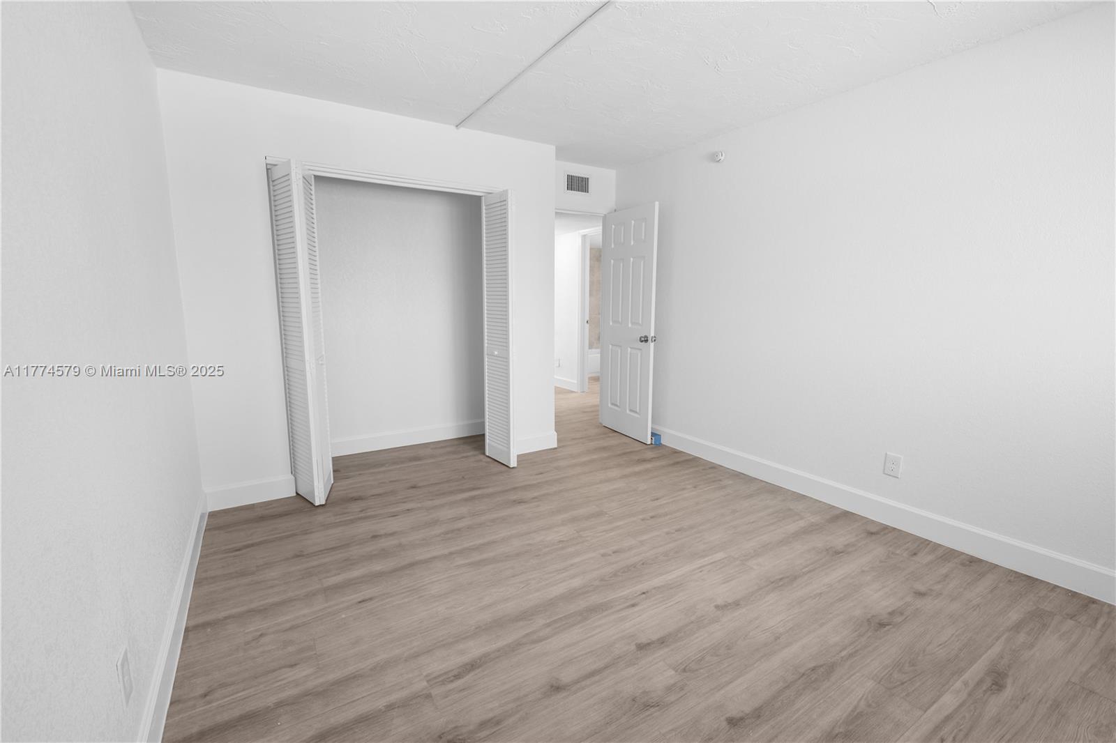 PRIVATEER - Residential