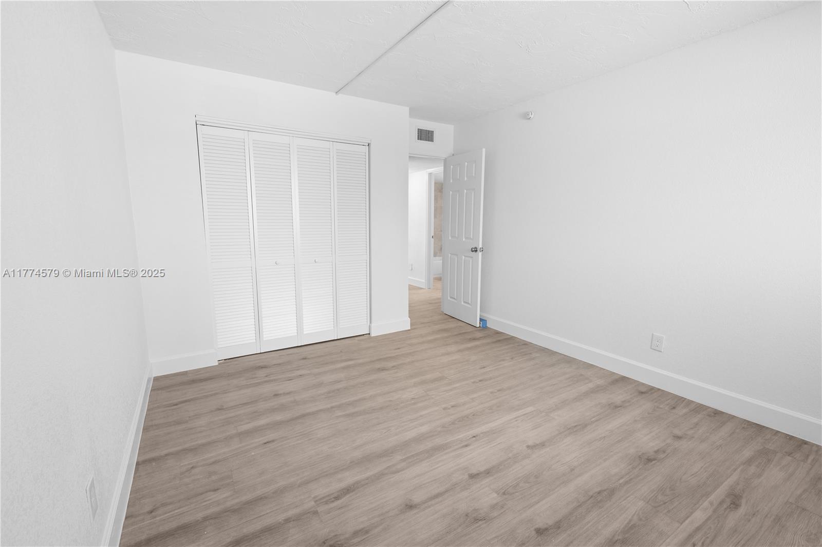 PRIVATEER - Residential