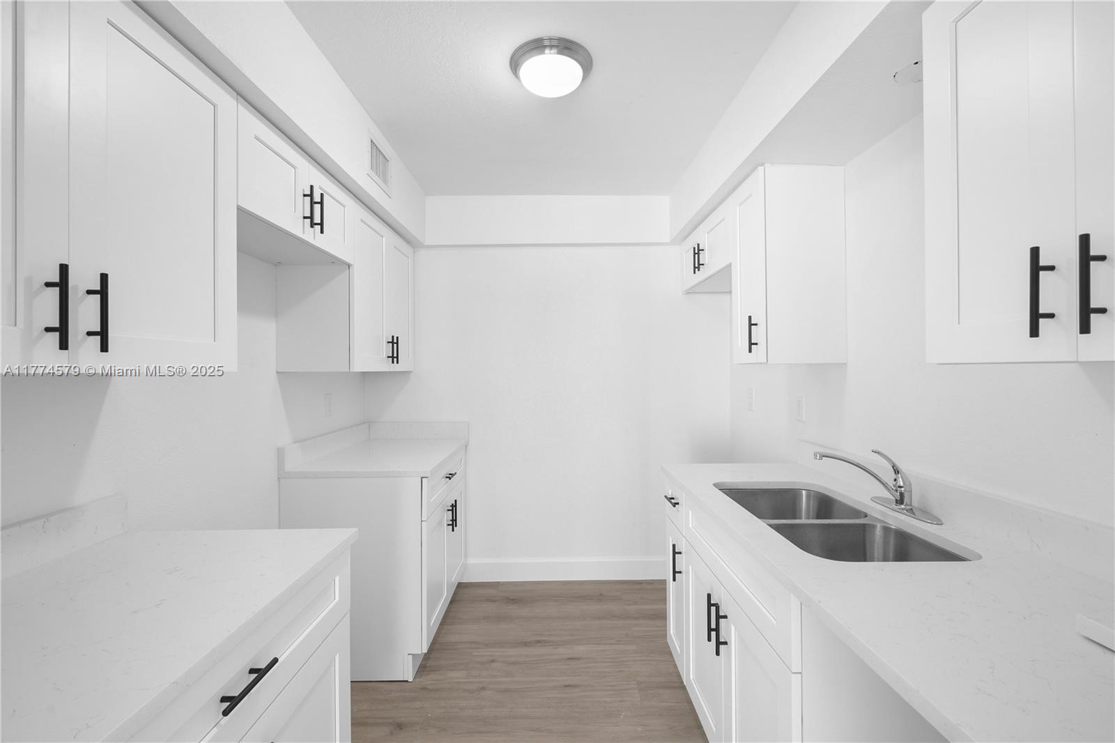 PRIVATEER - Residential