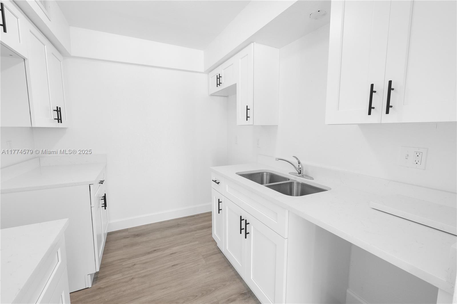 PRIVATEER - Residential